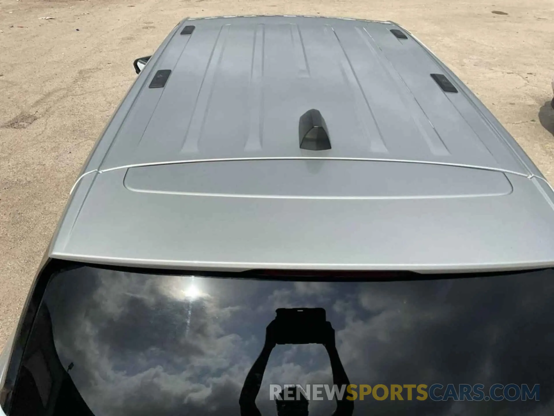 18 Photograph of a damaged car 2GNAXTEVXK6276015 CHEVROLET EQUINOX 2019
