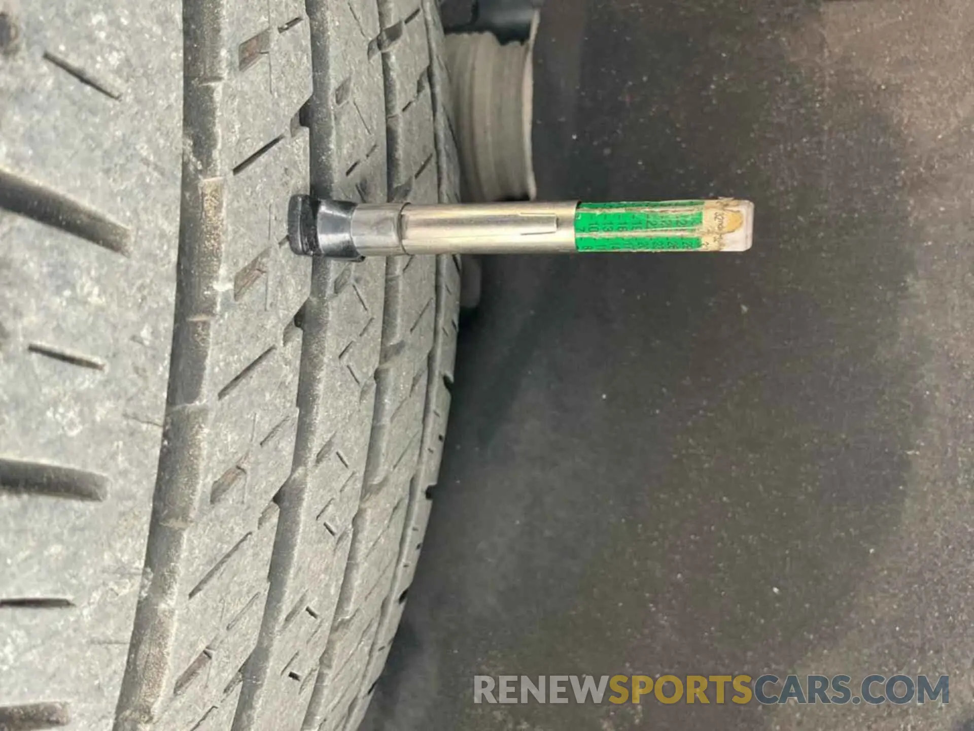 8 Photograph of a damaged car 2GNAXTEVXK6276015 CHEVROLET EQUINOX 2019