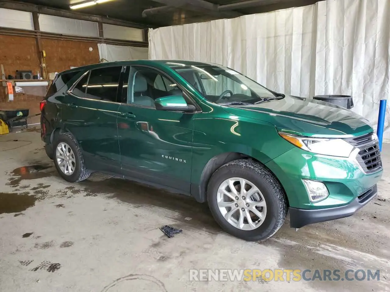 4 Photograph of a damaged car 2GNAXUEV0K6104808 CHEVROLET EQUINOX 2019