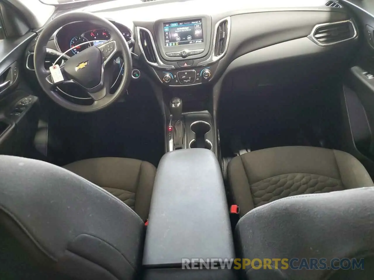 8 Photograph of a damaged car 2GNAXUEV0K6104808 CHEVROLET EQUINOX 2019