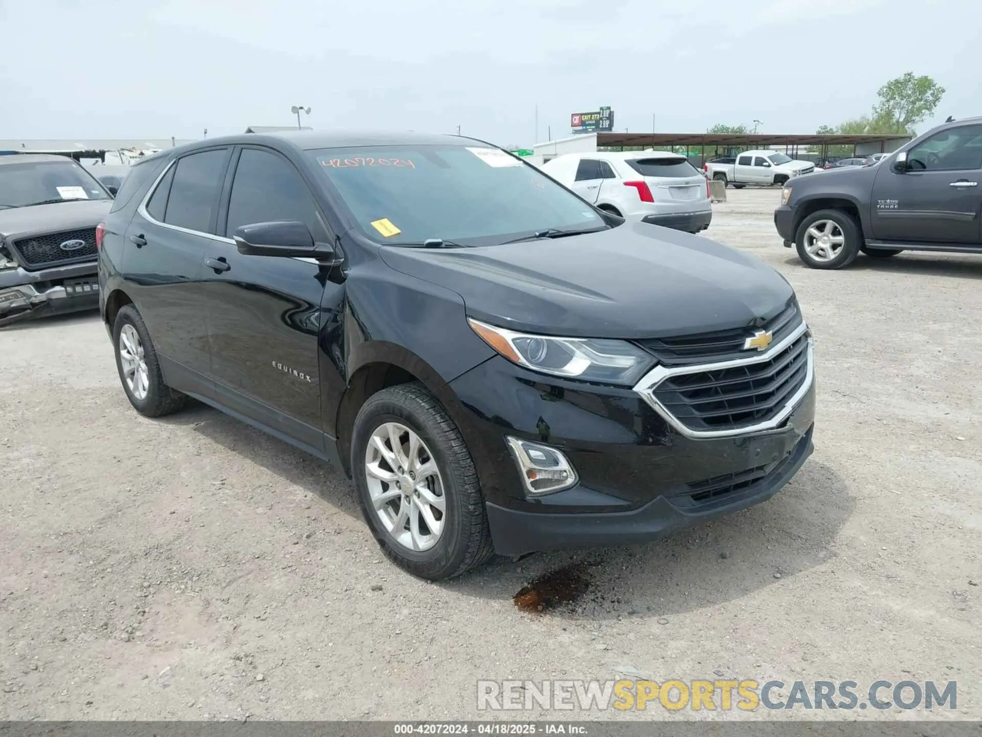 1 Photograph of a damaged car 2GNAXUEV0K6135685 CHEVROLET EQUINOX 2019