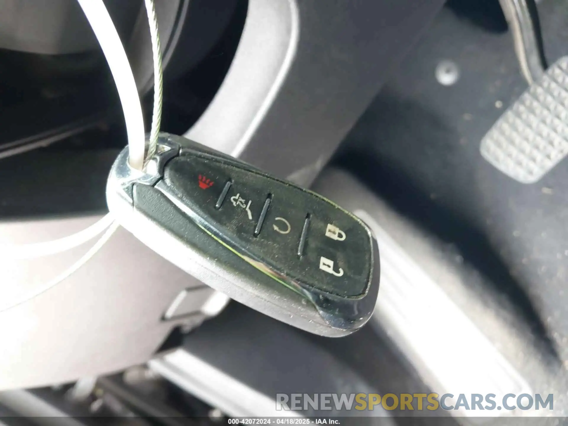 11 Photograph of a damaged car 2GNAXUEV0K6135685 CHEVROLET EQUINOX 2019