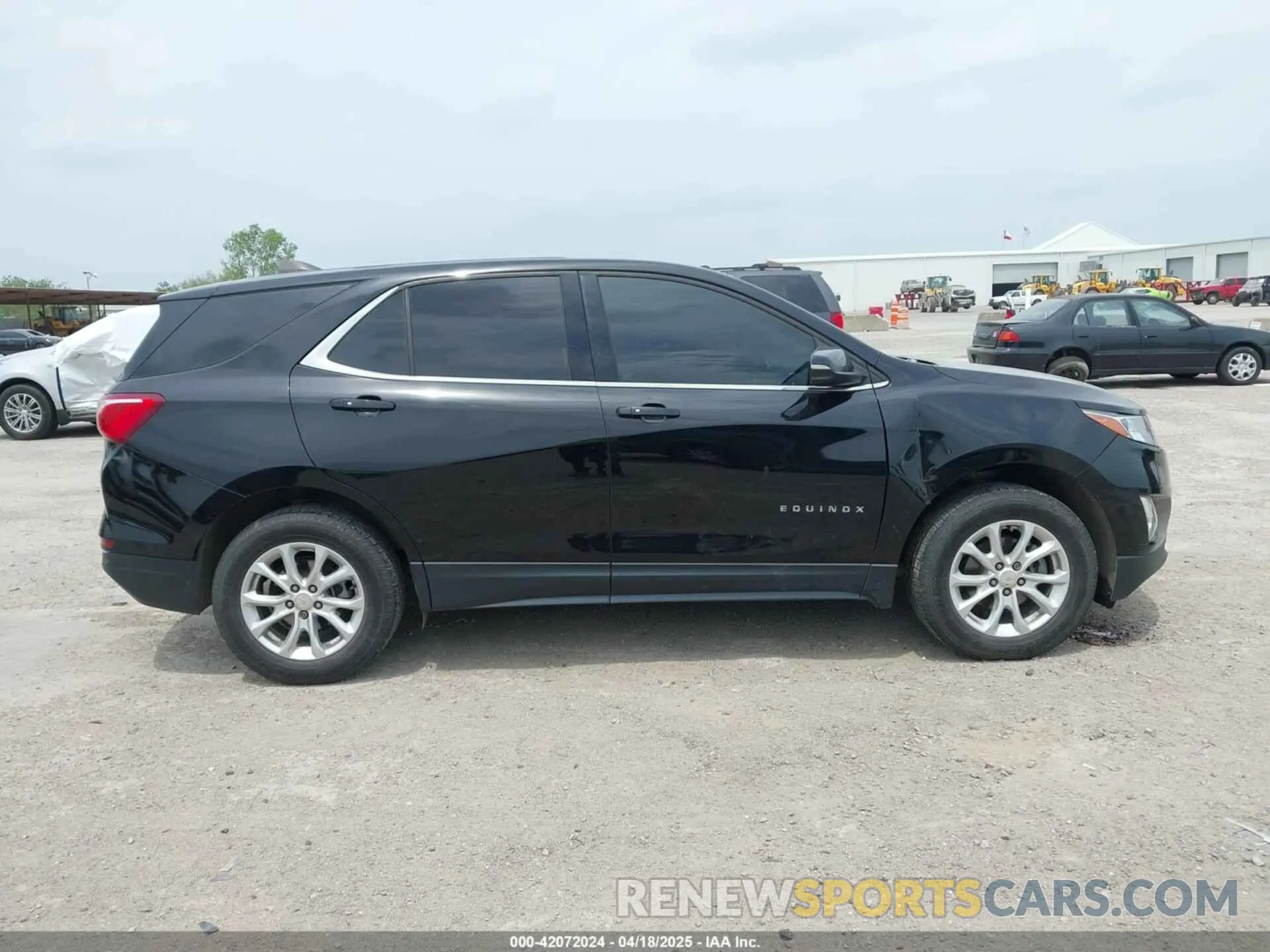 13 Photograph of a damaged car 2GNAXUEV0K6135685 CHEVROLET EQUINOX 2019