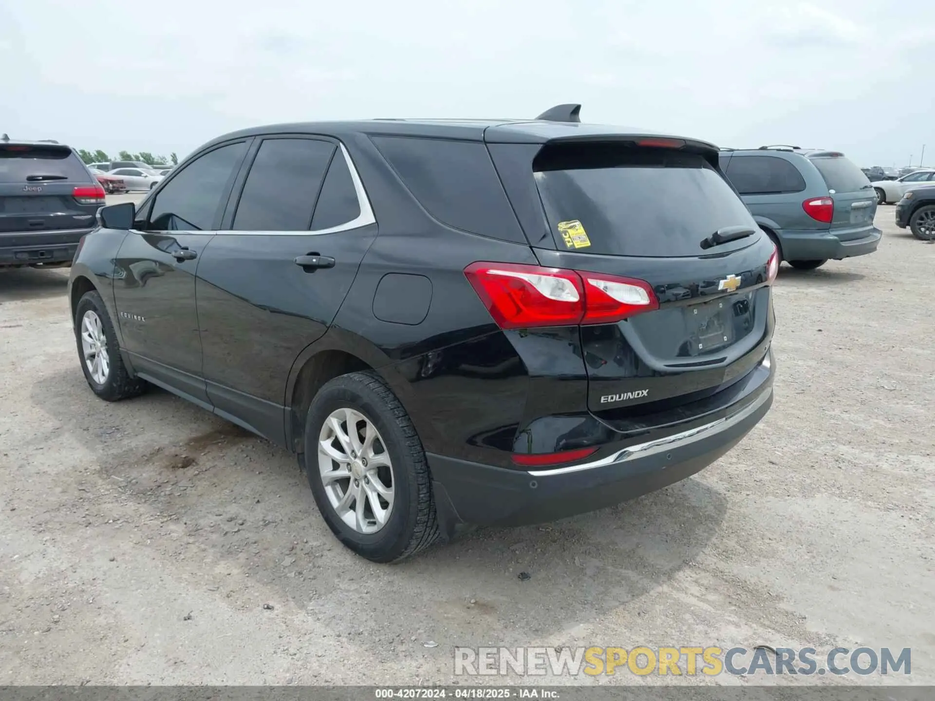 3 Photograph of a damaged car 2GNAXUEV0K6135685 CHEVROLET EQUINOX 2019