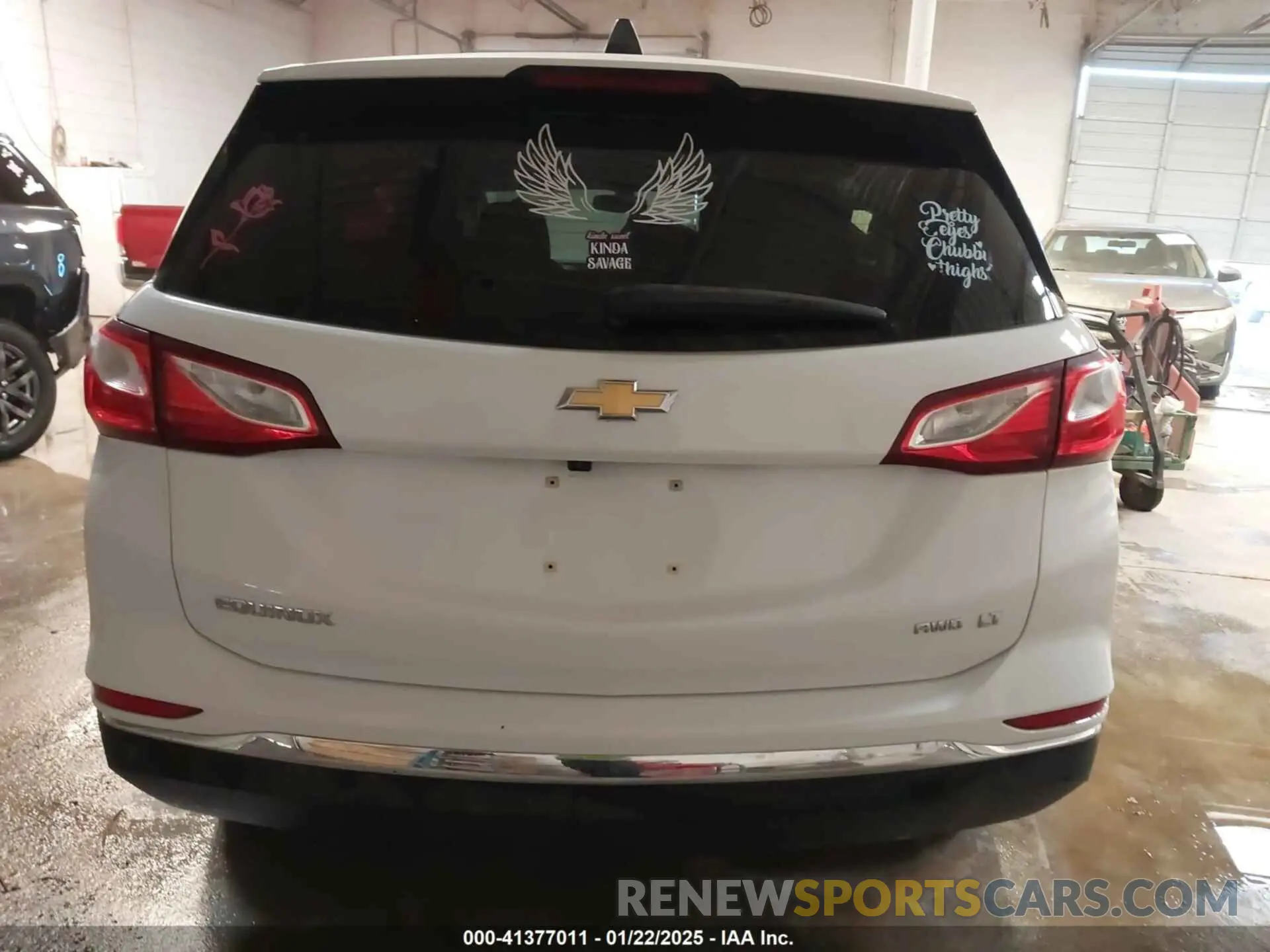 16 Photograph of a damaged car 2GNAXUEV0K6182506 CHEVROLET EQUINOX 2019