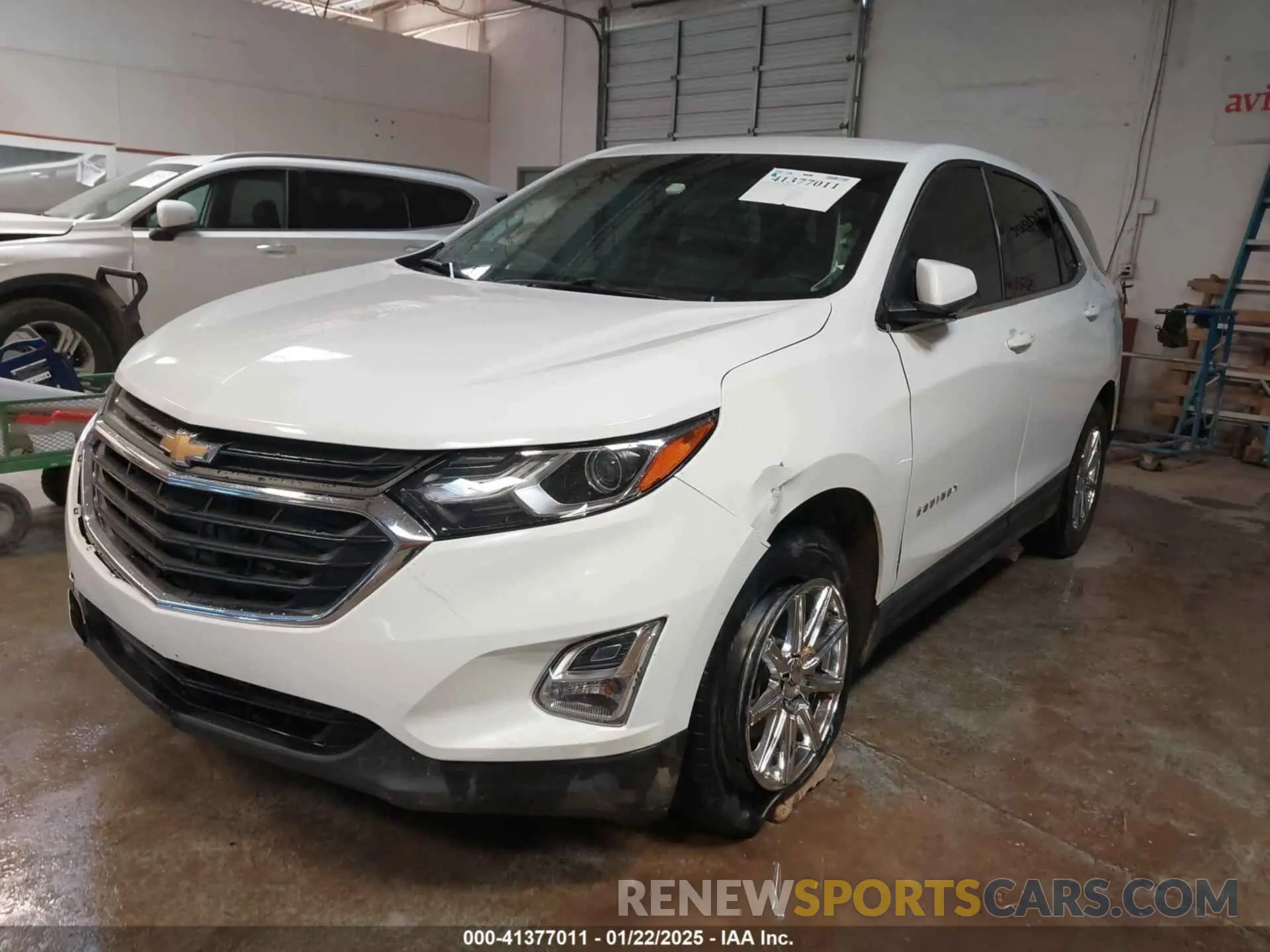 2 Photograph of a damaged car 2GNAXUEV0K6182506 CHEVROLET EQUINOX 2019