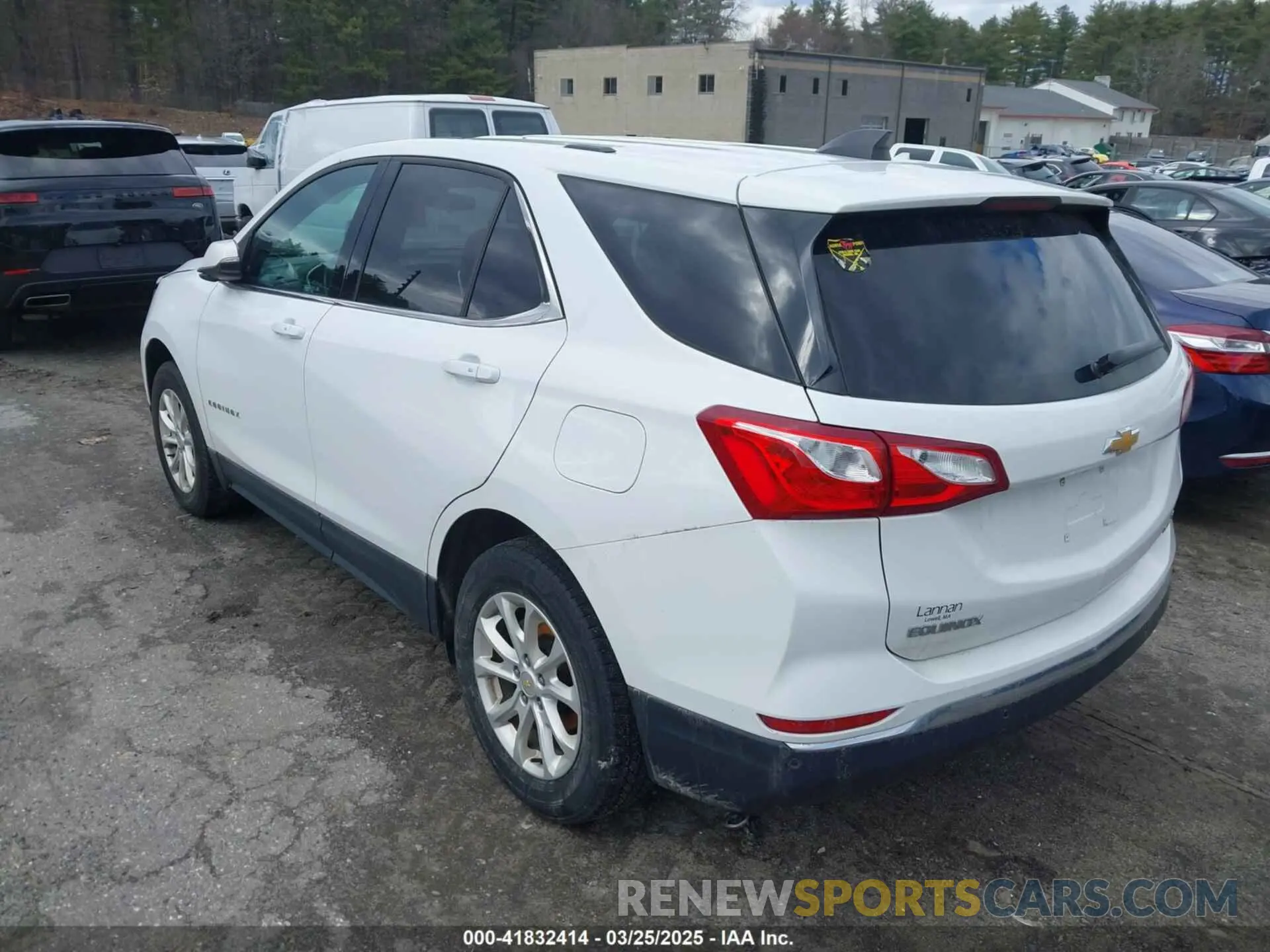 3 Photograph of a damaged car 2GNAXUEV0K6202284 CHEVROLET EQUINOX 2019