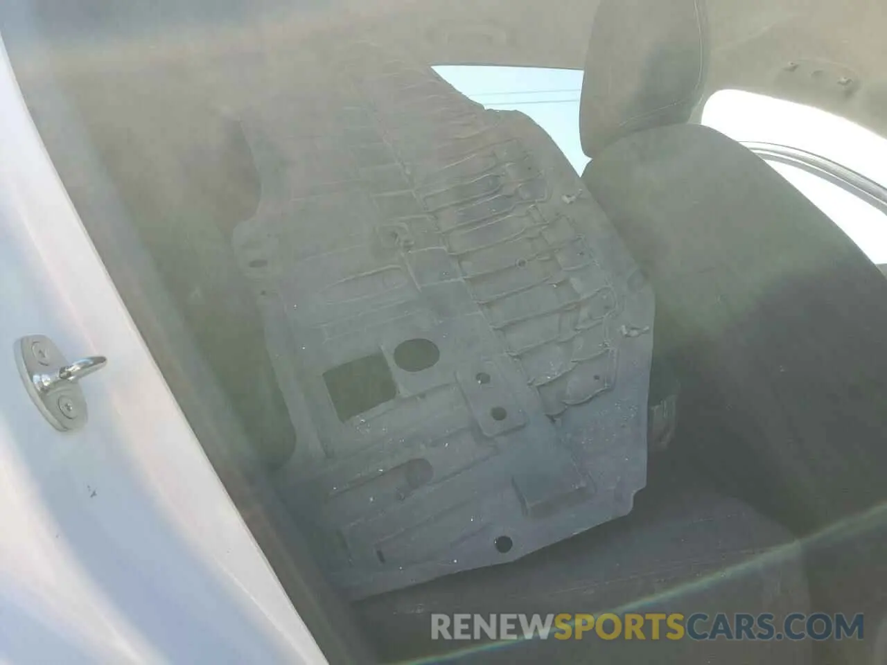 11 Photograph of a damaged car 2GNAXUEV0K6251596 CHEVROLET EQUINOX 2019