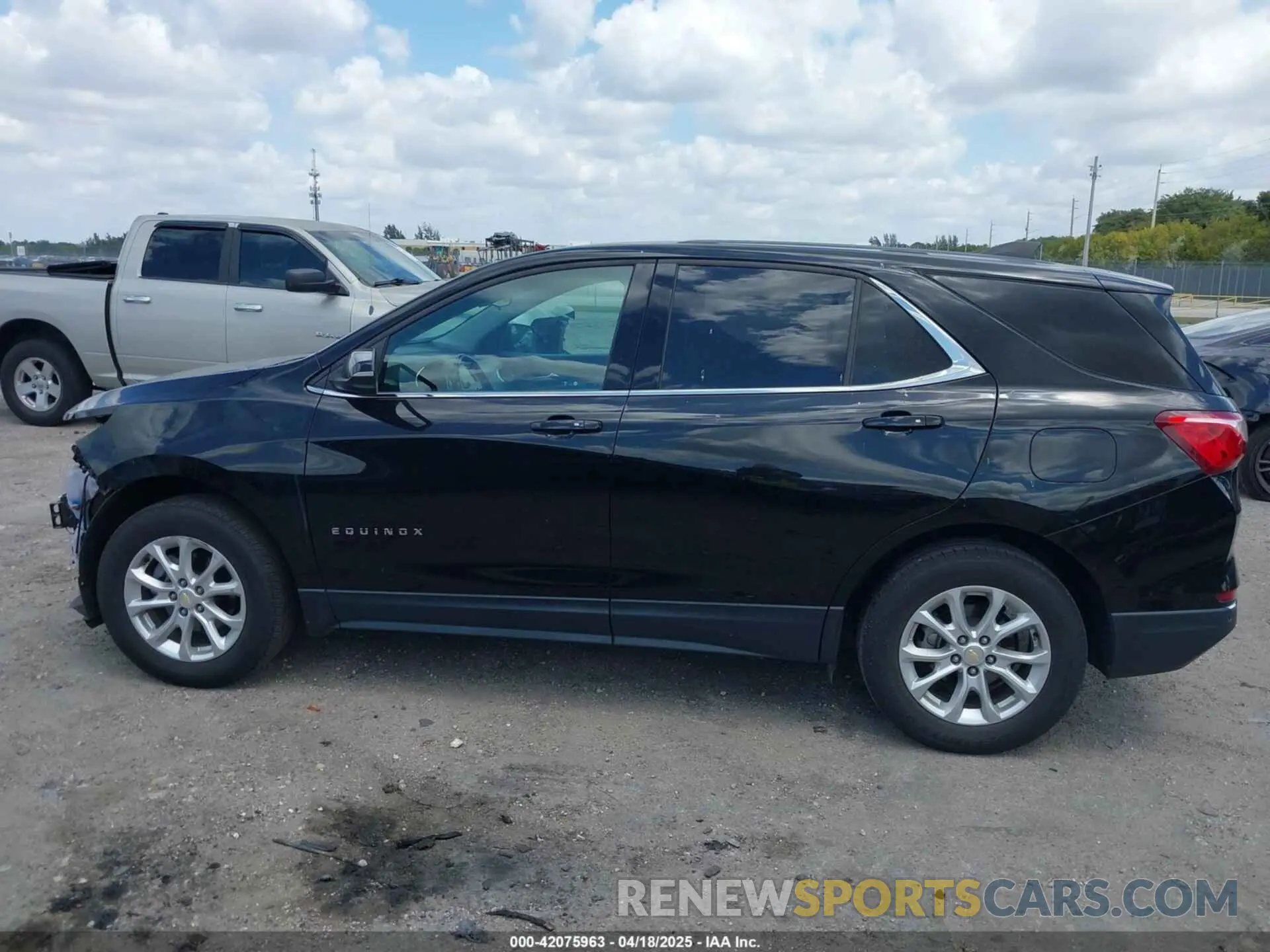 15 Photograph of a damaged car 2GNAXUEV0K6253705 CHEVROLET EQUINOX 2019