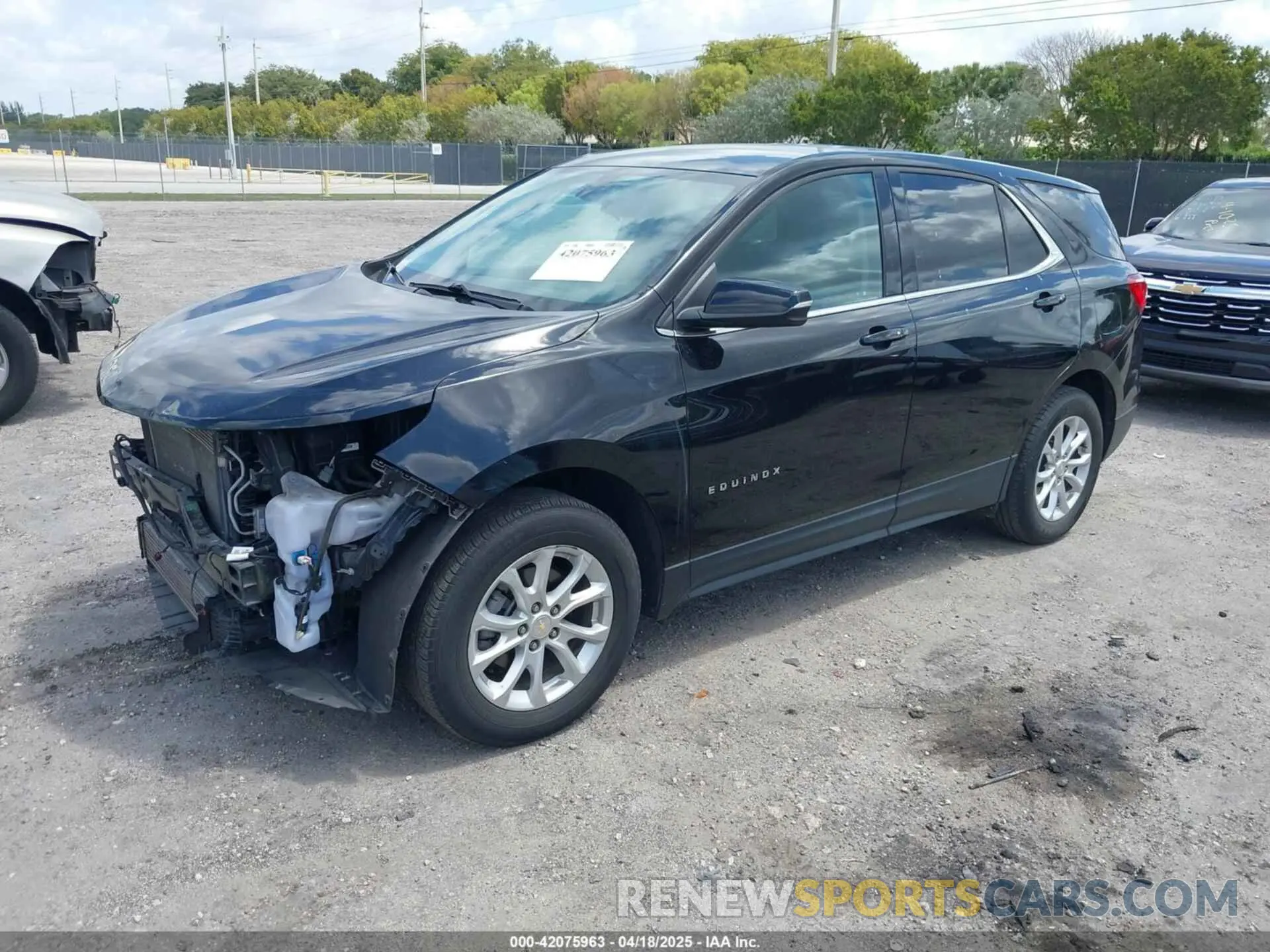 2 Photograph of a damaged car 2GNAXUEV0K6253705 CHEVROLET EQUINOX 2019
