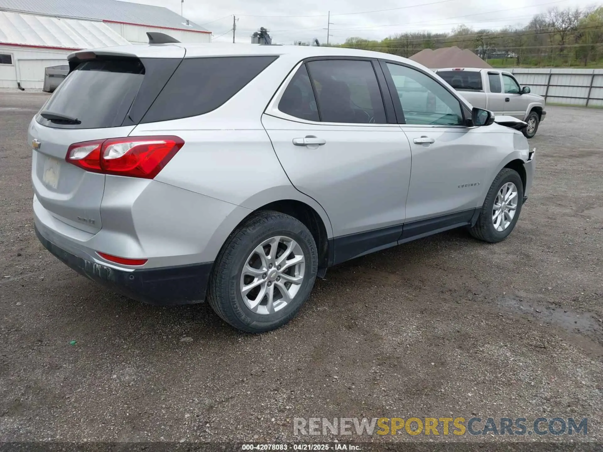 4 Photograph of a damaged car 2GNAXUEV0K6262789 CHEVROLET EQUINOX 2019