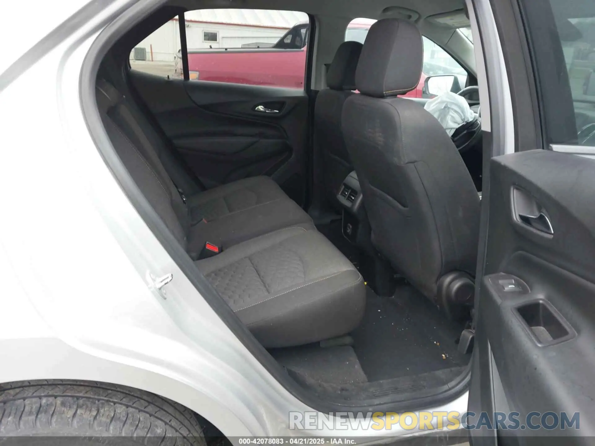 8 Photograph of a damaged car 2GNAXUEV0K6262789 CHEVROLET EQUINOX 2019