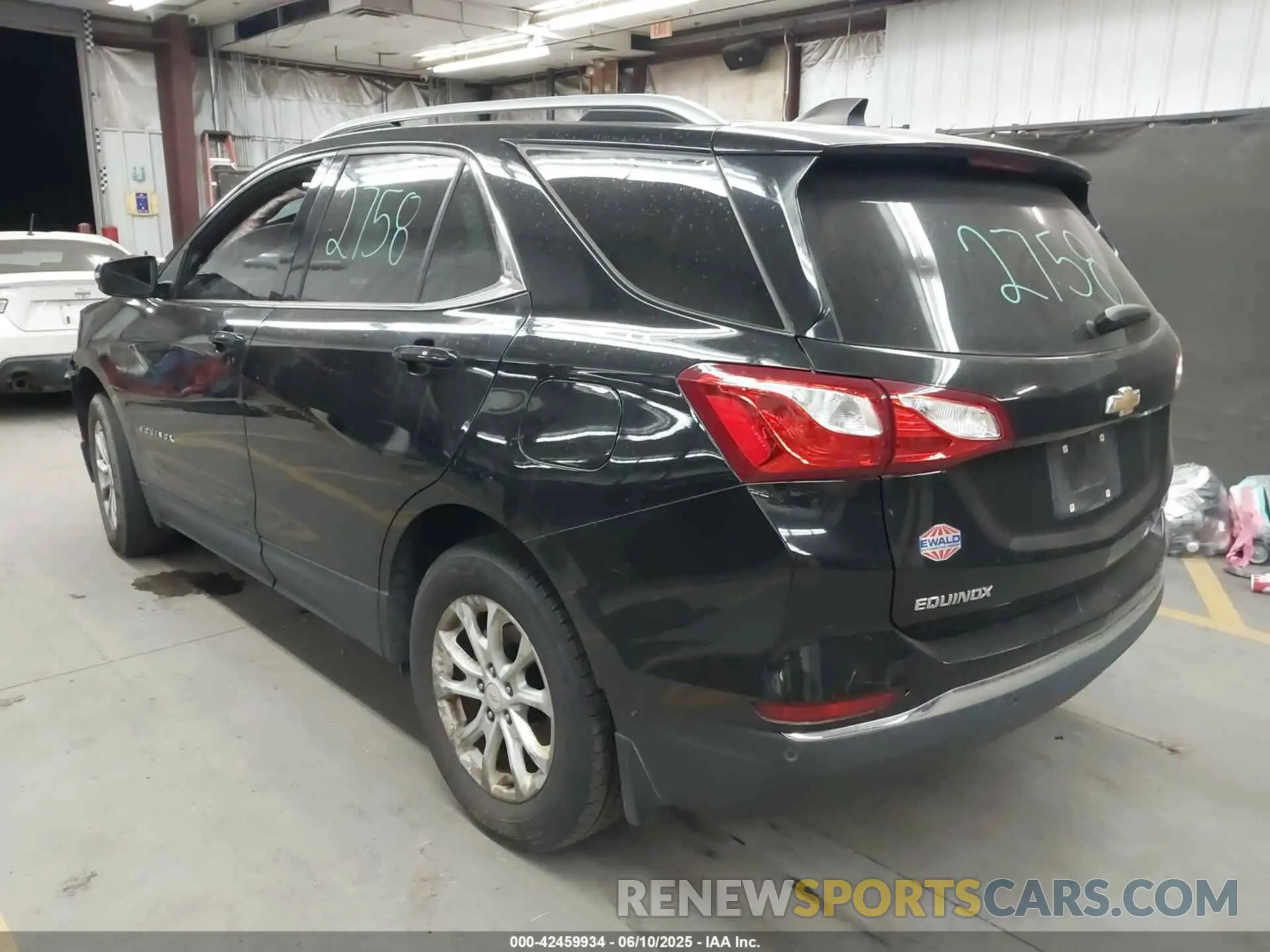 3 Photograph of a damaged car 2GNAXUEV0K6278569 CHEVROLET EQUINOX 2019