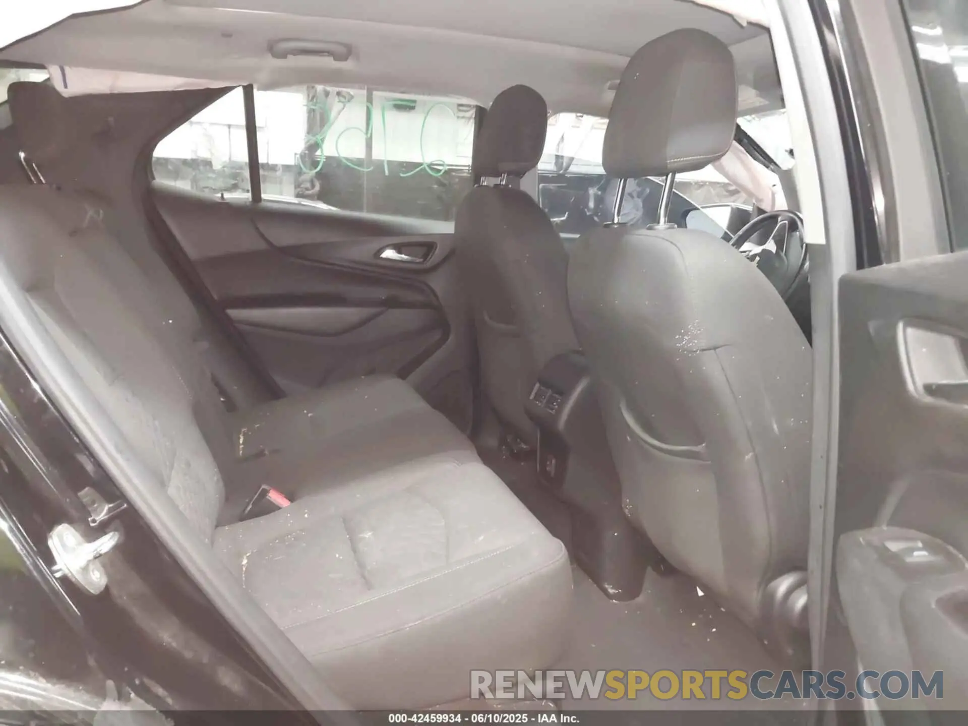 8 Photograph of a damaged car 2GNAXUEV0K6278569 CHEVROLET EQUINOX 2019