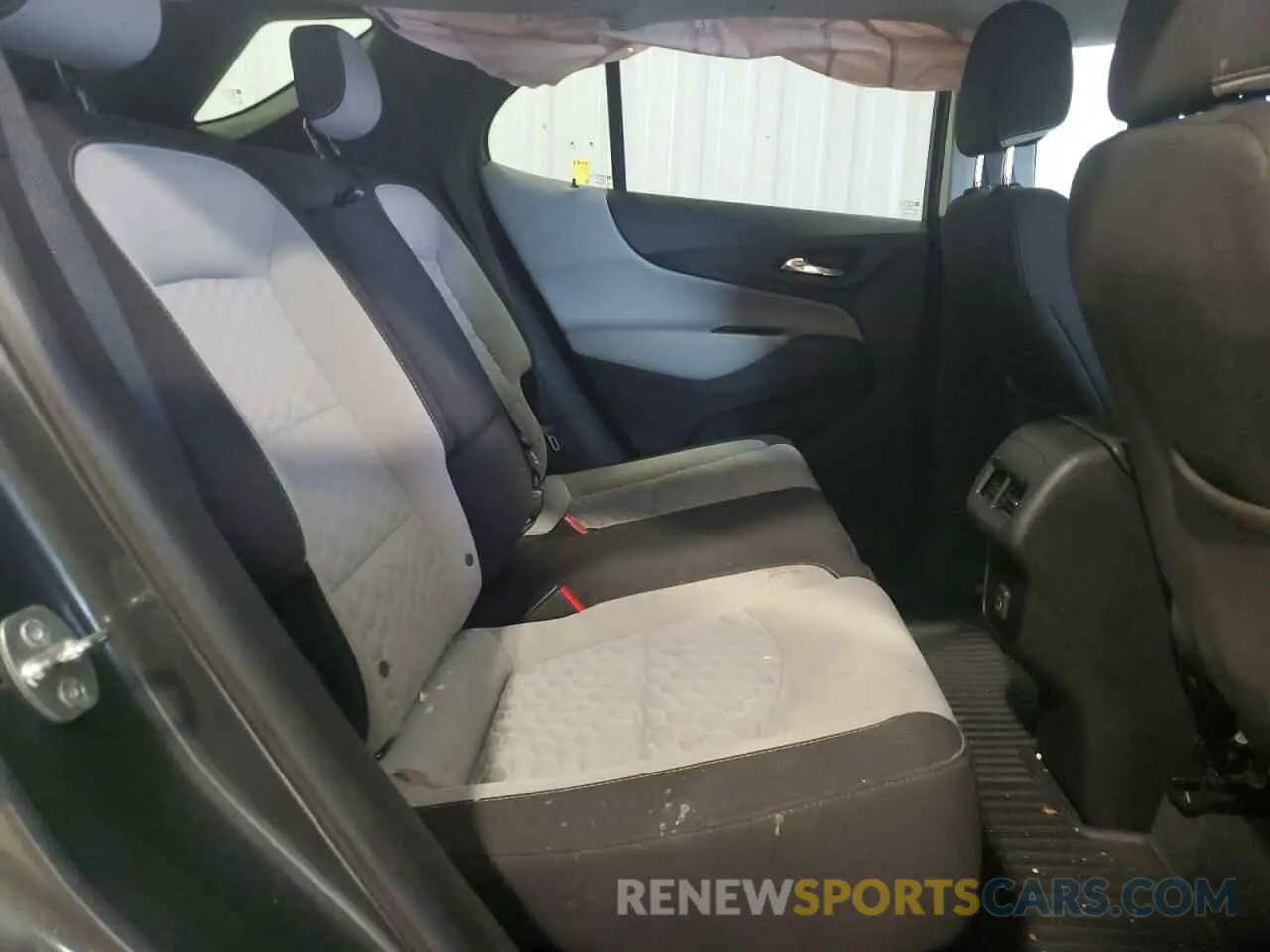 10 Photograph of a damaged car 2GNAXUEV0K6278877 CHEVROLET EQUINOX 2019