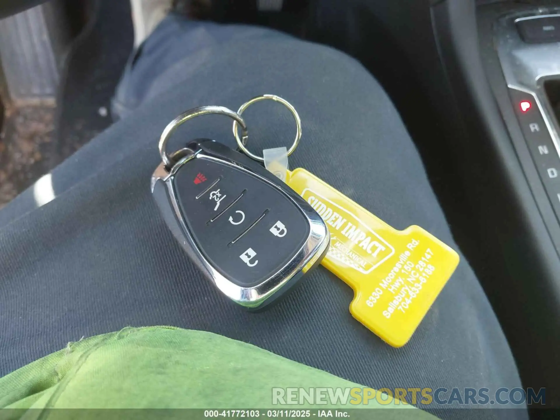 11 Photograph of a damaged car 2GNAXUEV0K6285473 CHEVROLET EQUINOX 2019