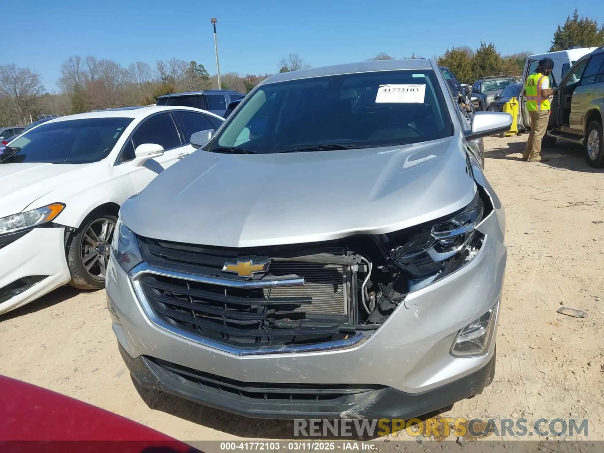12 Photograph of a damaged car 2GNAXUEV0K6285473 CHEVROLET EQUINOX 2019
