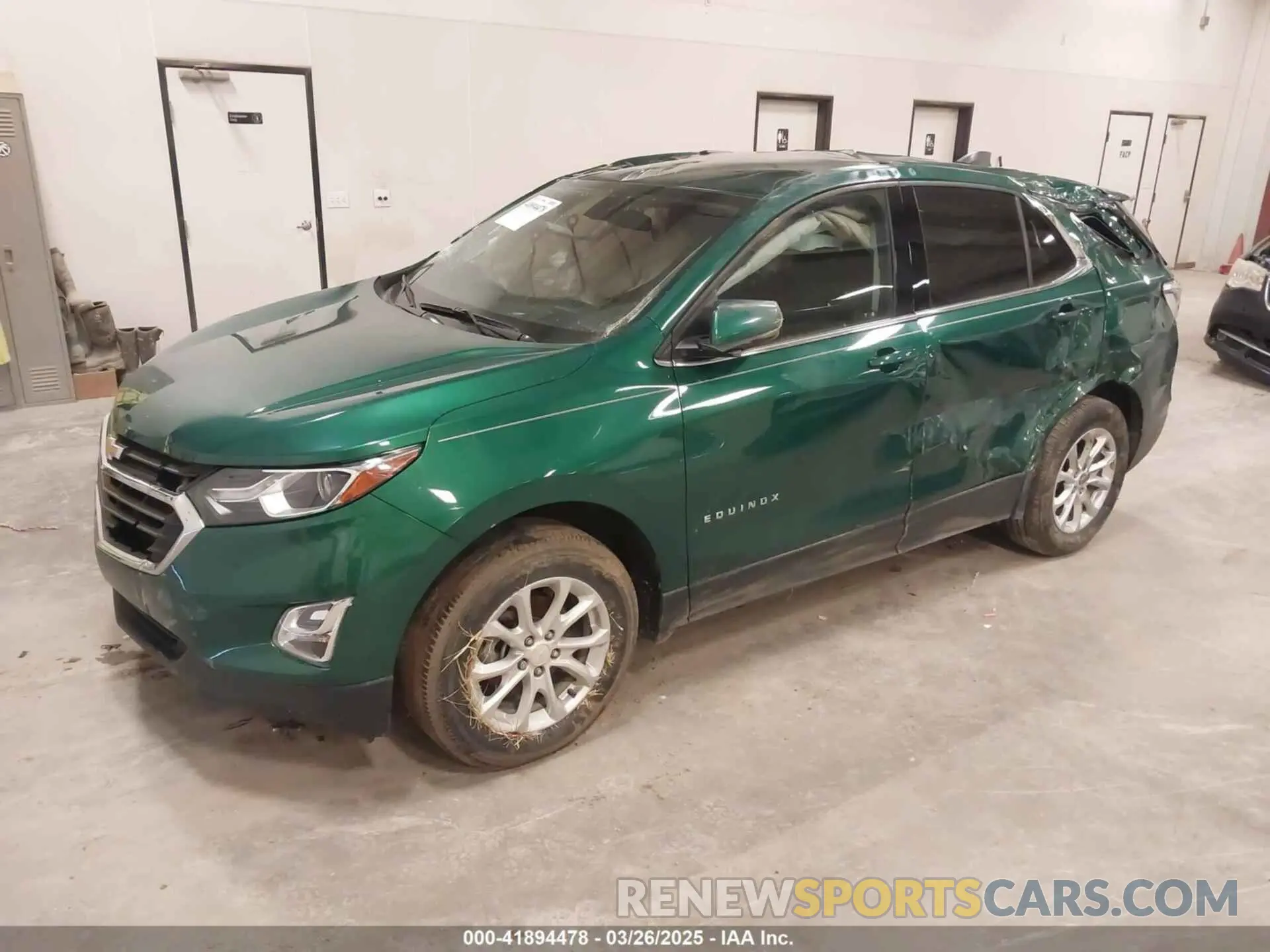 2 Photograph of a damaged car 2GNAXUEV1K6111069 CHEVROLET EQUINOX 2019