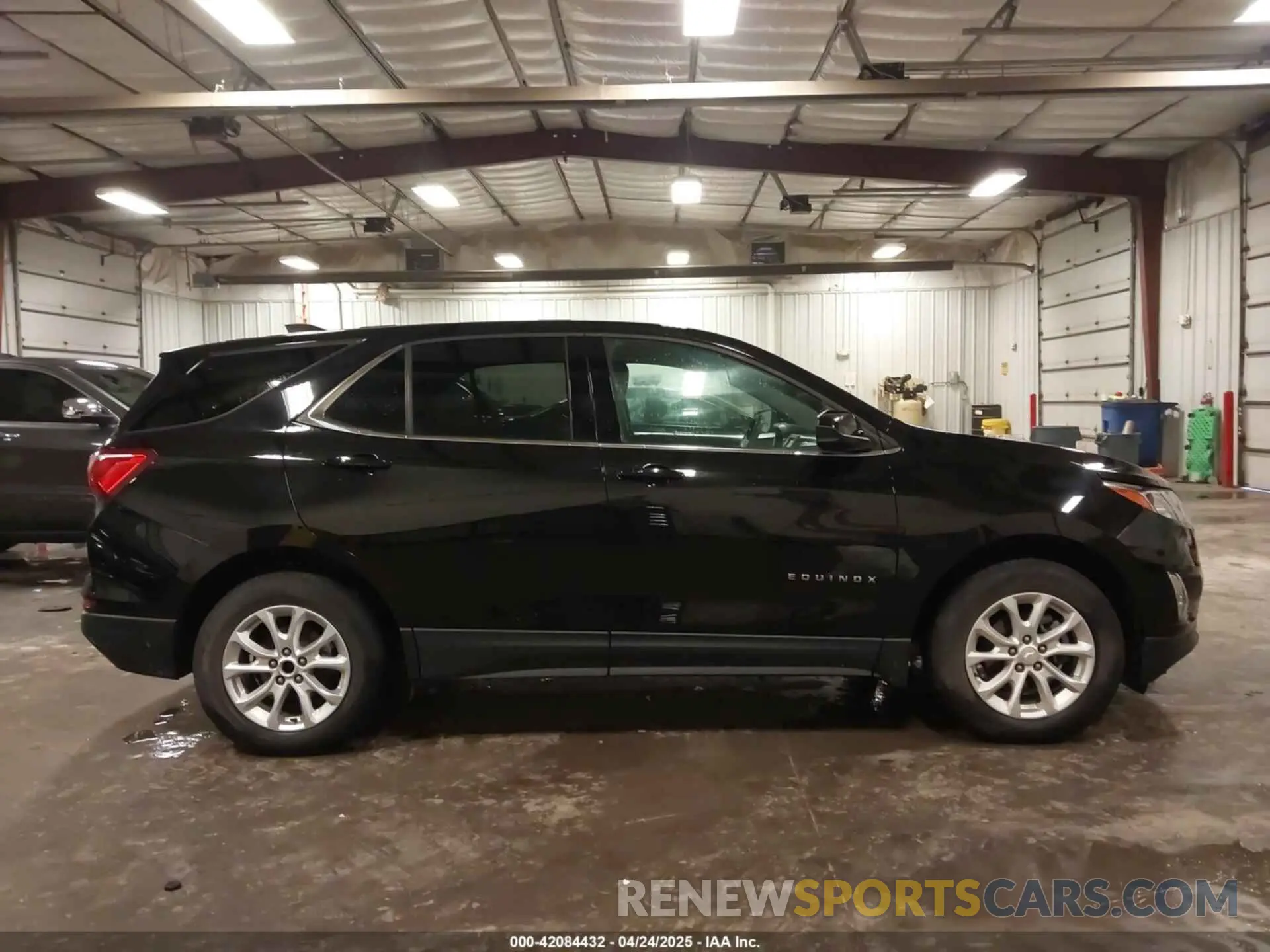 14 Photograph of a damaged car 2GNAXUEV1K6185169 CHEVROLET EQUINOX 2019