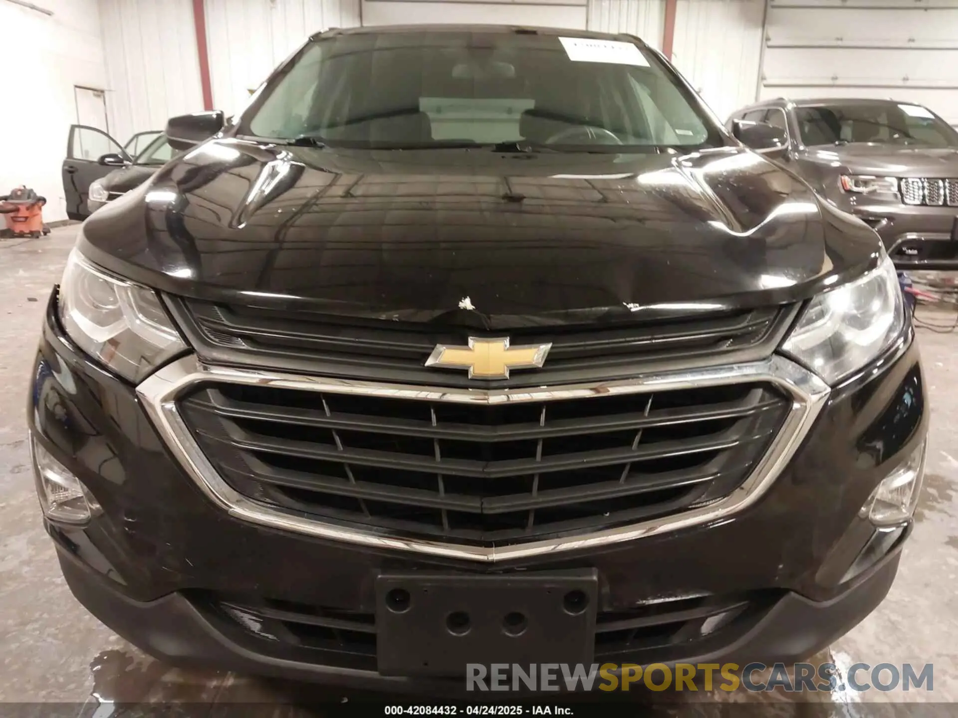 6 Photograph of a damaged car 2GNAXUEV1K6185169 CHEVROLET EQUINOX 2019