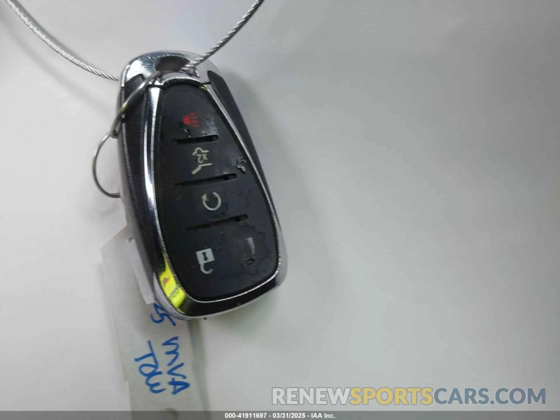11 Photograph of a damaged car 2GNAXUEV1K6223130 CHEVROLET EQUINOX 2019