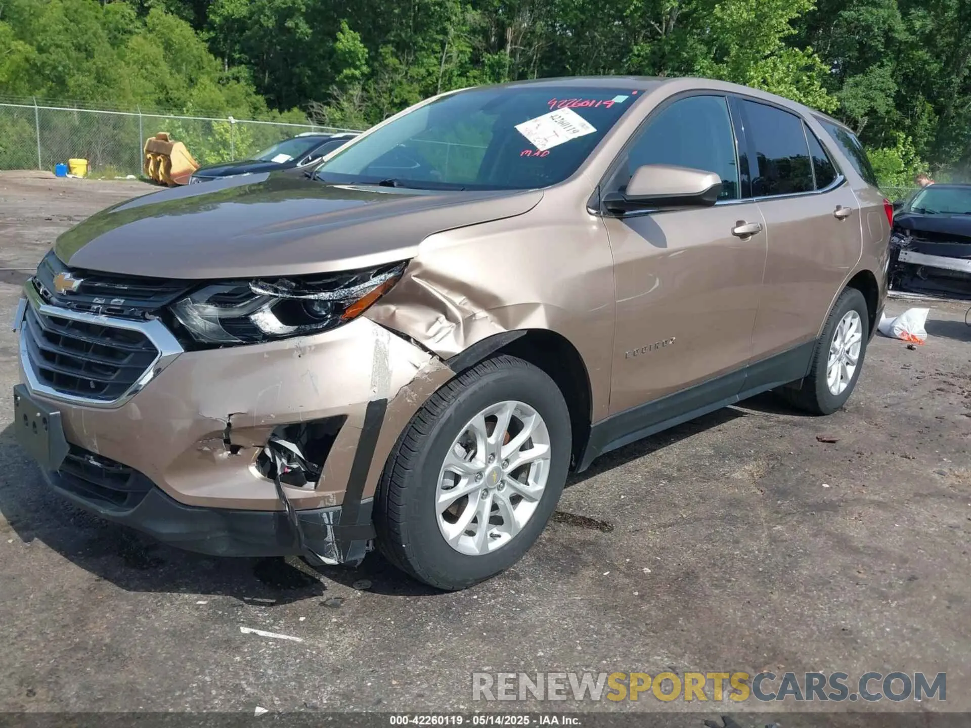 2 Photograph of a damaged car 2GNAXUEV1K6237013 CHEVROLET EQUINOX 2019