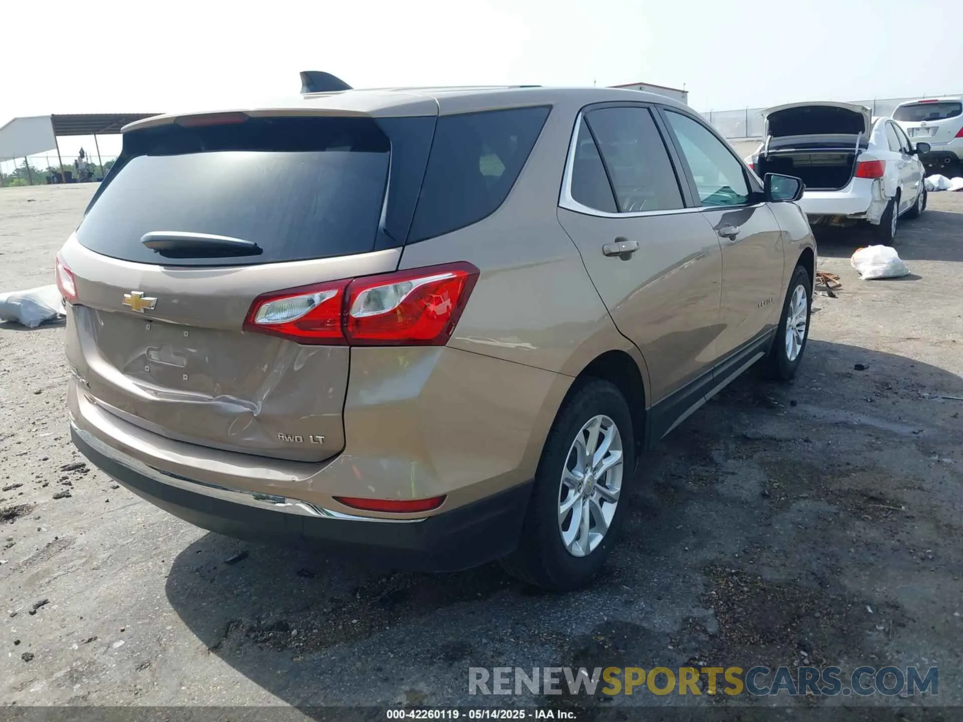4 Photograph of a damaged car 2GNAXUEV1K6237013 CHEVROLET EQUINOX 2019