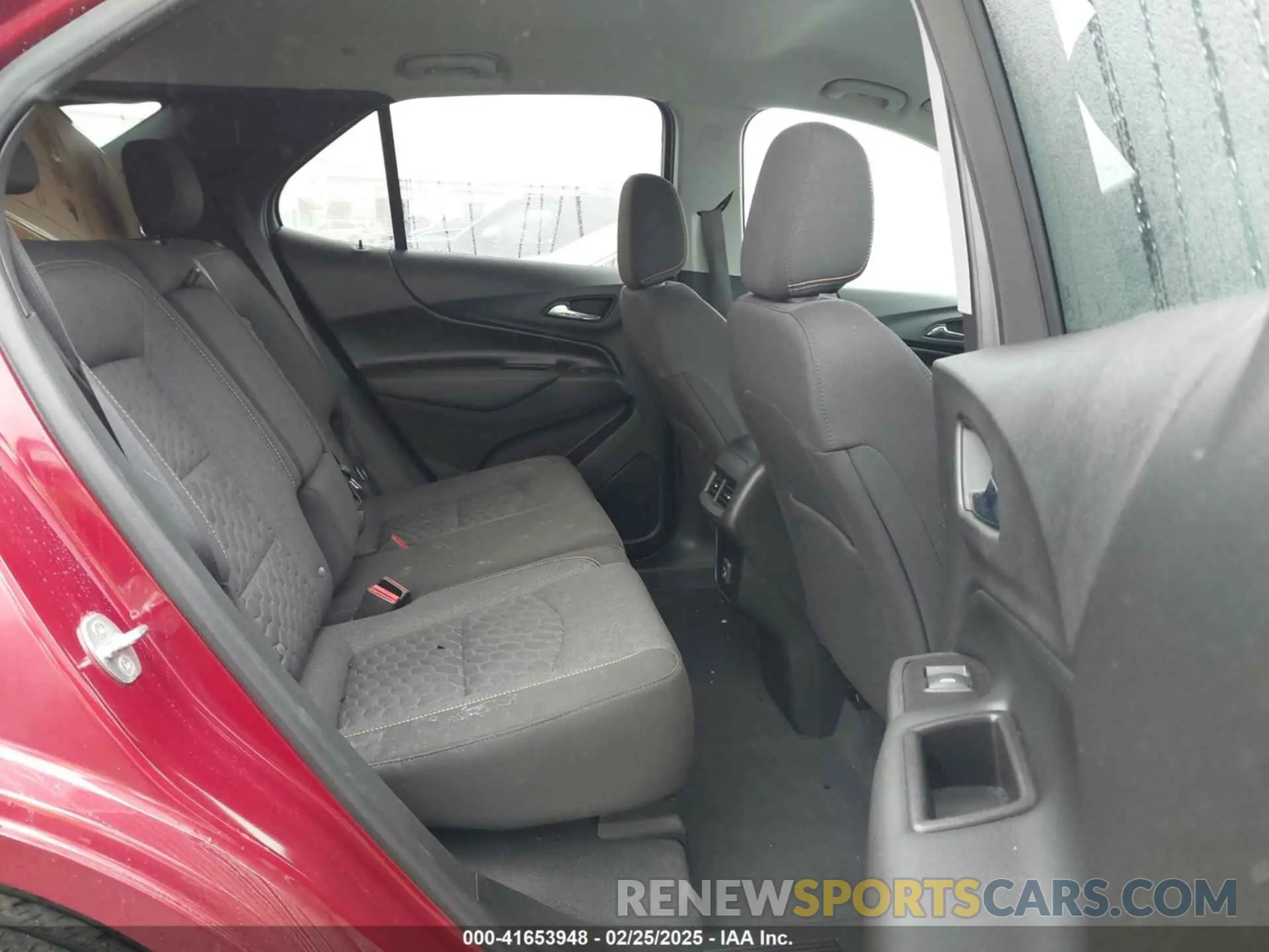 8 Photograph of a damaged car 2GNAXUEV1K6304337 CHEVROLET EQUINOX 2019
