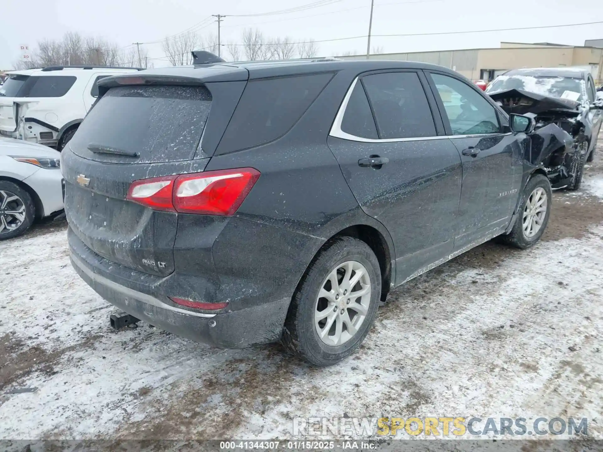 4 Photograph of a damaged car 2GNAXUEV1K6307531 CHEVROLET EQUINOX 2019