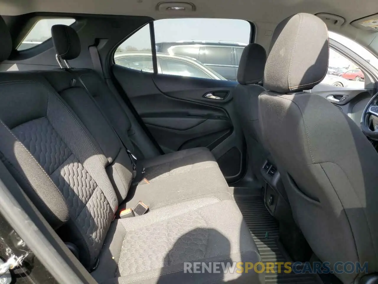 11 Photograph of a damaged car 2GNAXUEV2K6170681 CHEVROLET EQUINOX 2019