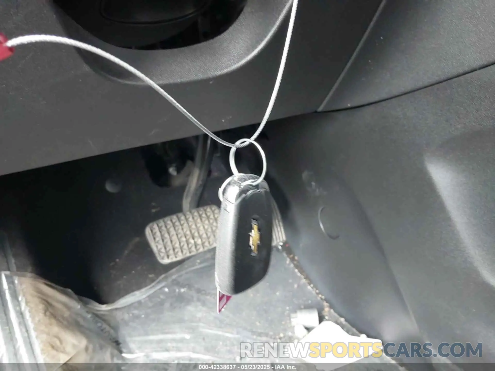 11 Photograph of a damaged car 2GNAXUEV2K6170700 CHEVROLET EQUINOX 2019