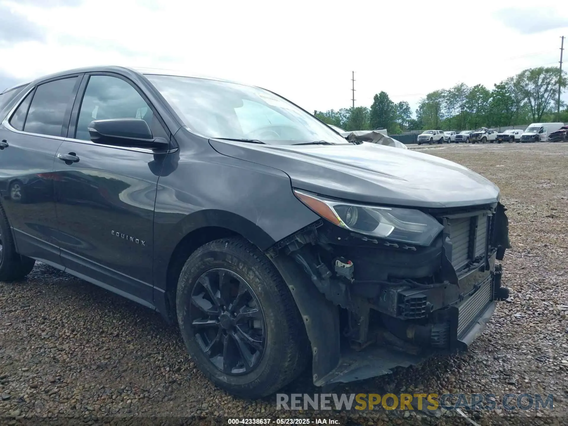 19 Photograph of a damaged car 2GNAXUEV2K6170700 CHEVROLET EQUINOX 2019