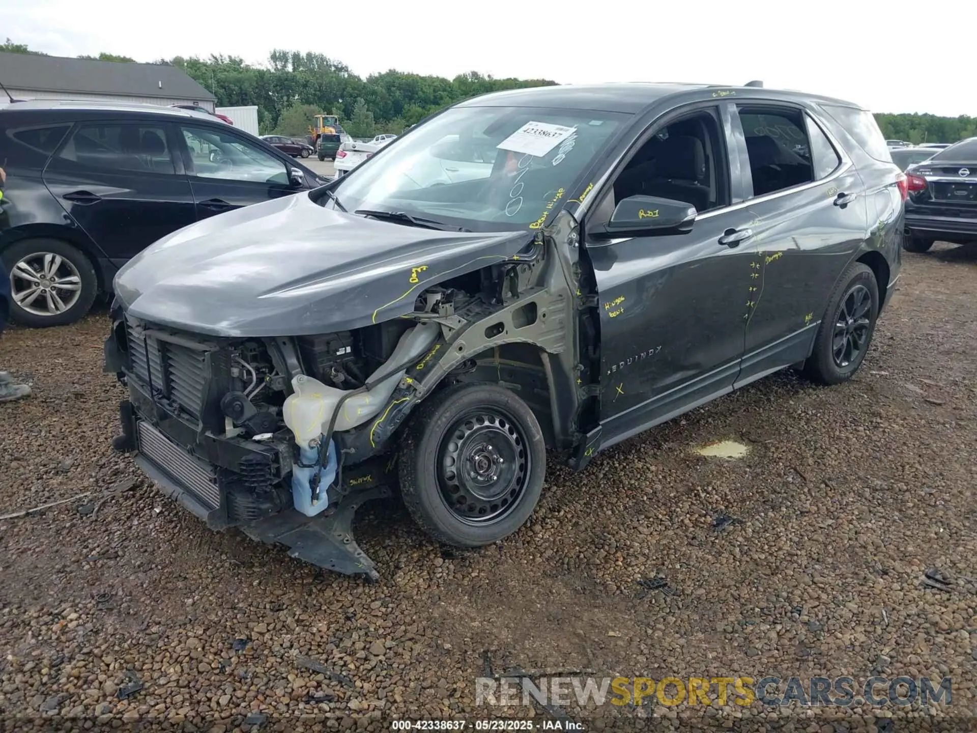 2 Photograph of a damaged car 2GNAXUEV2K6170700 CHEVROLET EQUINOX 2019