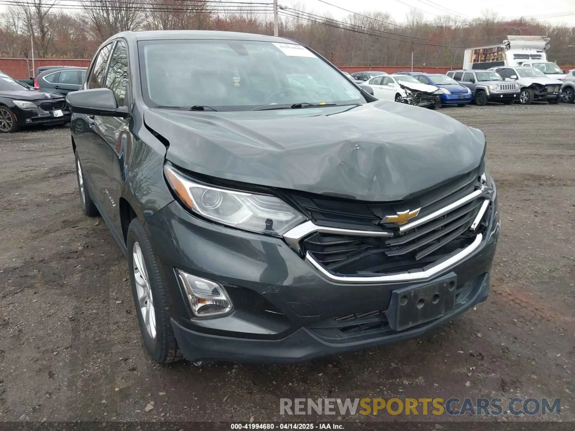 17 Photograph of a damaged car 2GNAXUEV2K6173922 CHEVROLET EQUINOX 2019