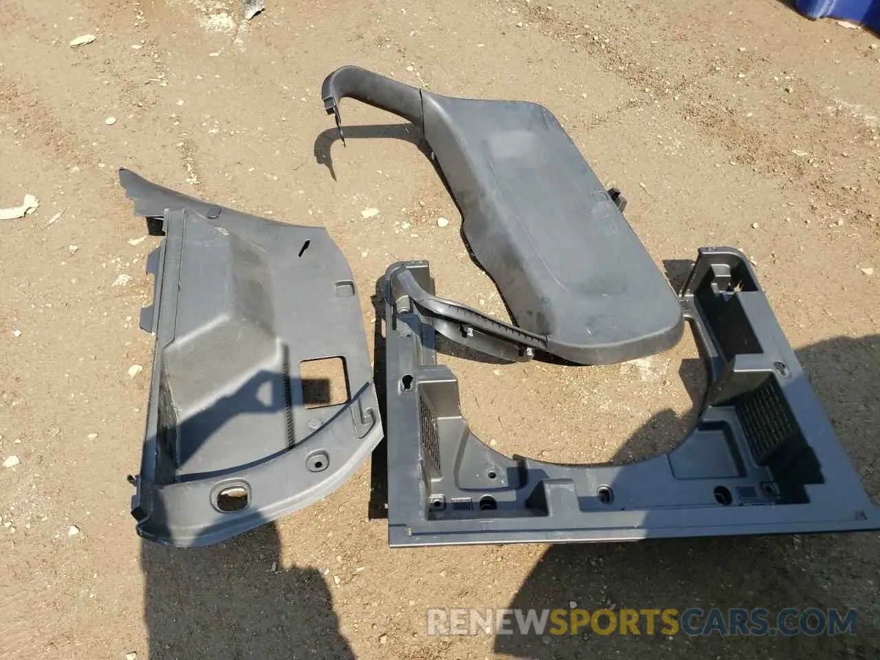 12 Photograph of a damaged car 2GNAXUEV2K6182149 CHEVROLET EQUINOX 2019