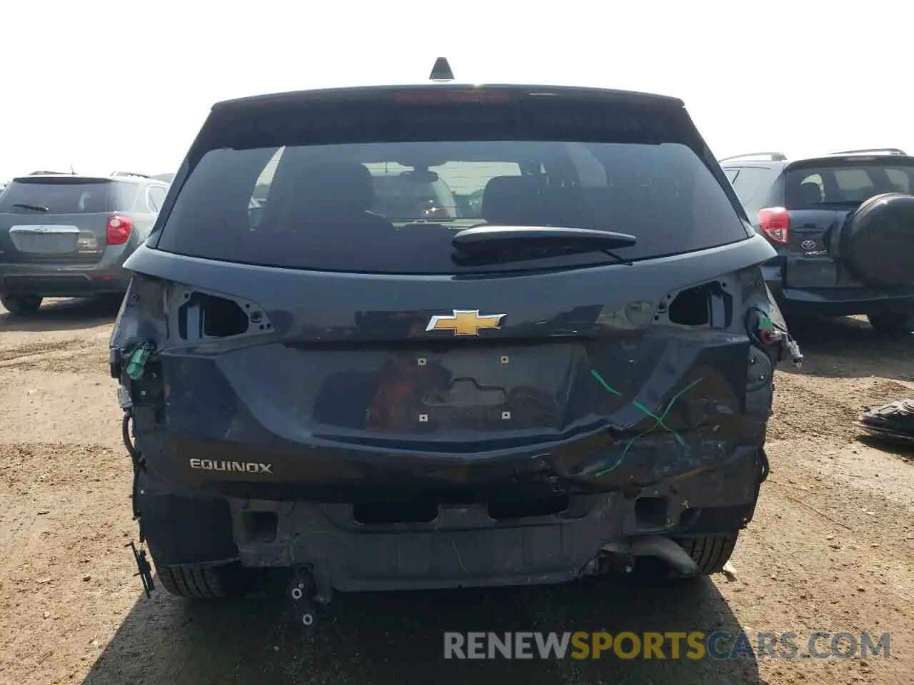 6 Photograph of a damaged car 2GNAXUEV2K6182149 CHEVROLET EQUINOX 2019