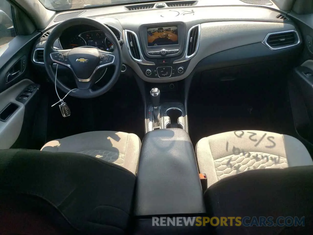 8 Photograph of a damaged car 2GNAXUEV2K6182149 CHEVROLET EQUINOX 2019