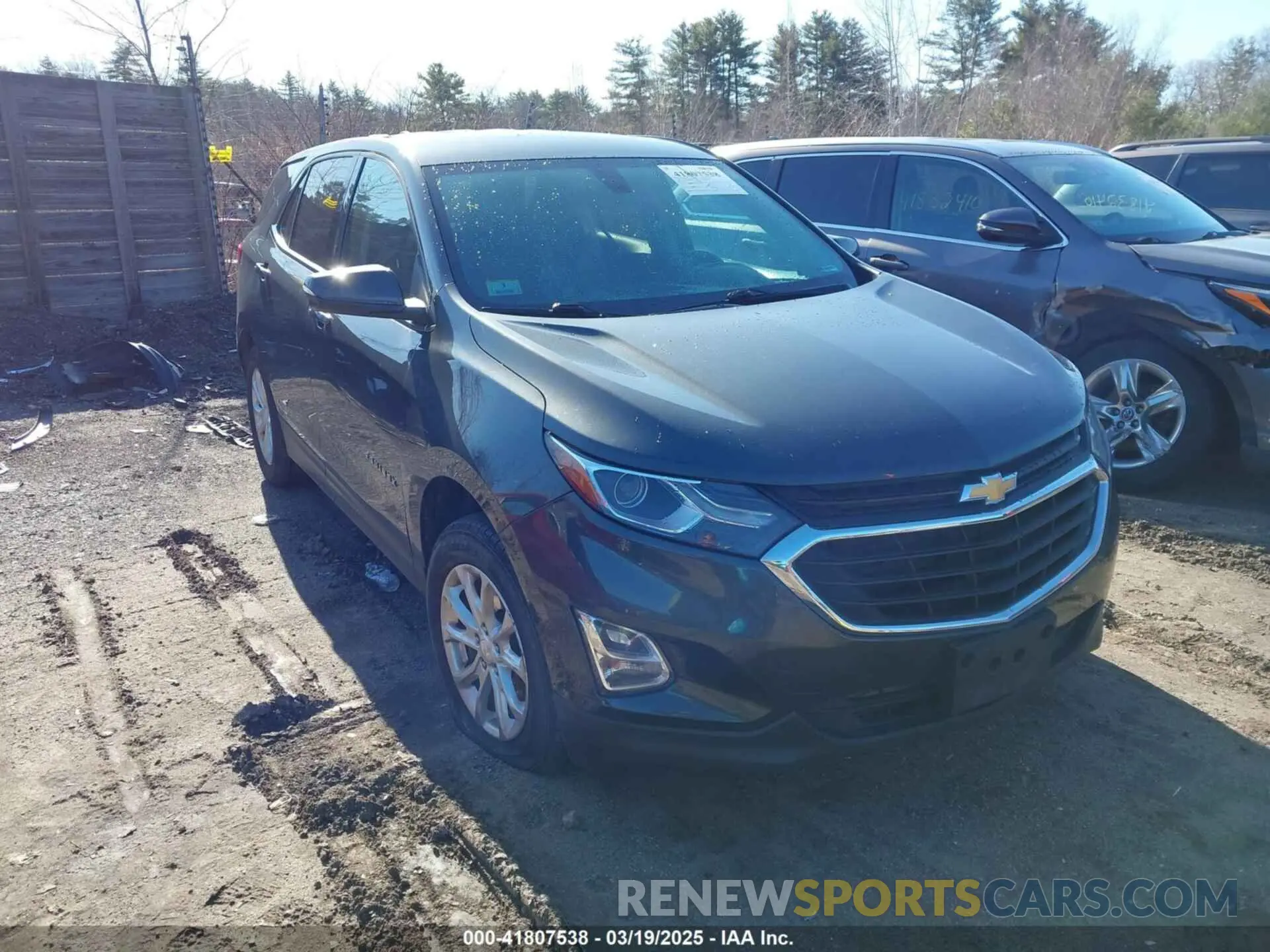 1 Photograph of a damaged car 2GNAXUEV2K6187285 CHEVROLET EQUINOX 2019