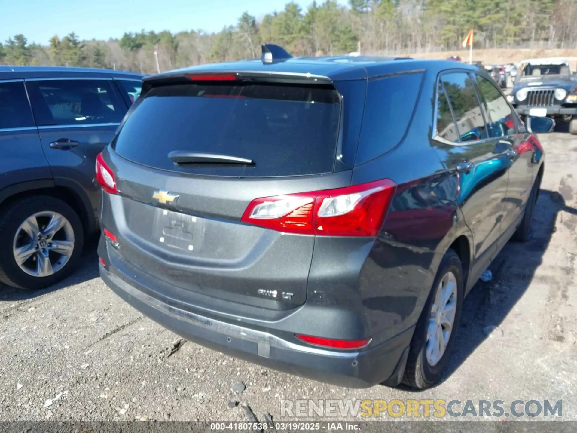 16 Photograph of a damaged car 2GNAXUEV2K6187285 CHEVROLET EQUINOX 2019