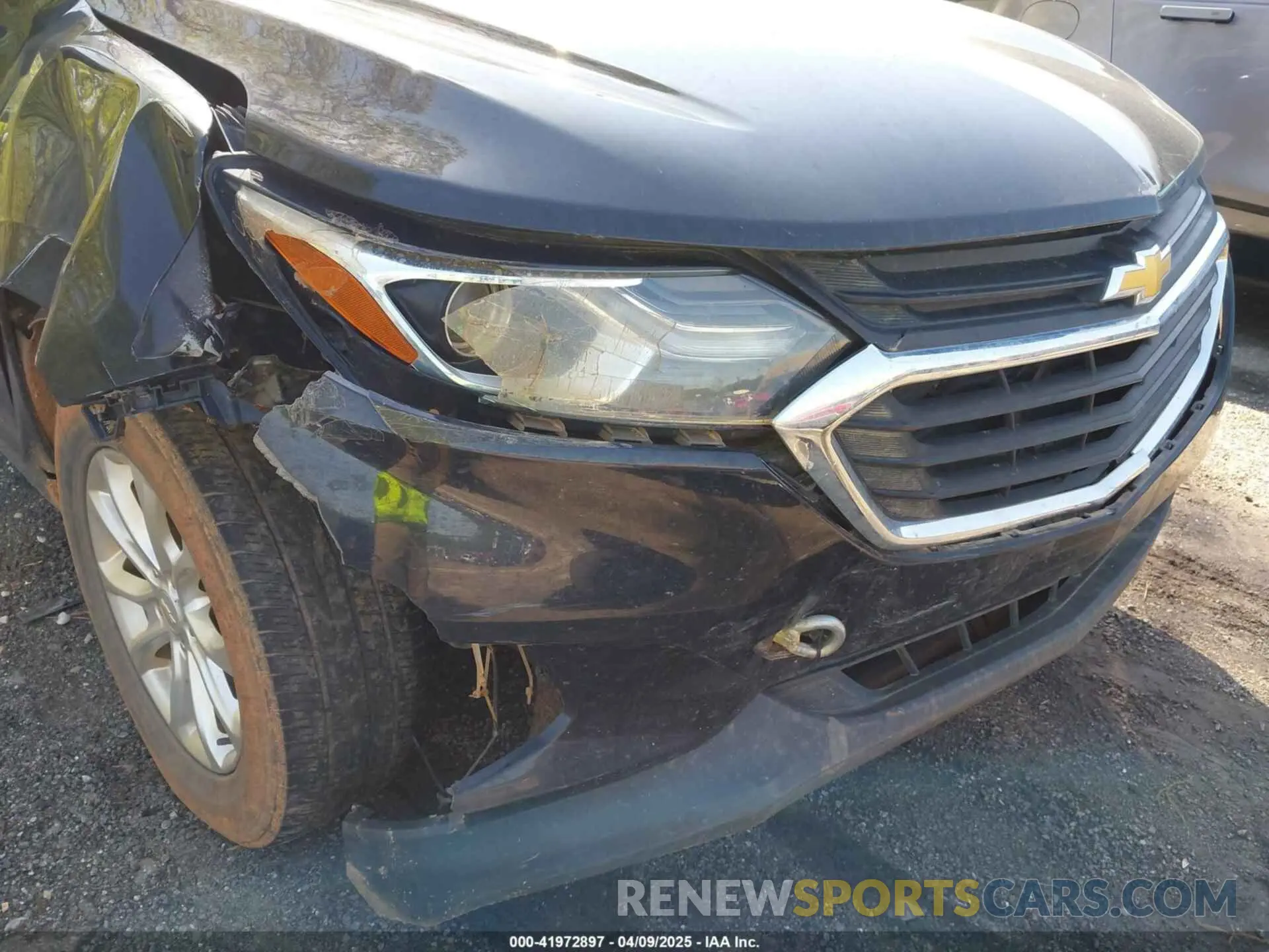 17 Photograph of a damaged car 2GNAXUEV2K6189571 CHEVROLET EQUINOX 2019