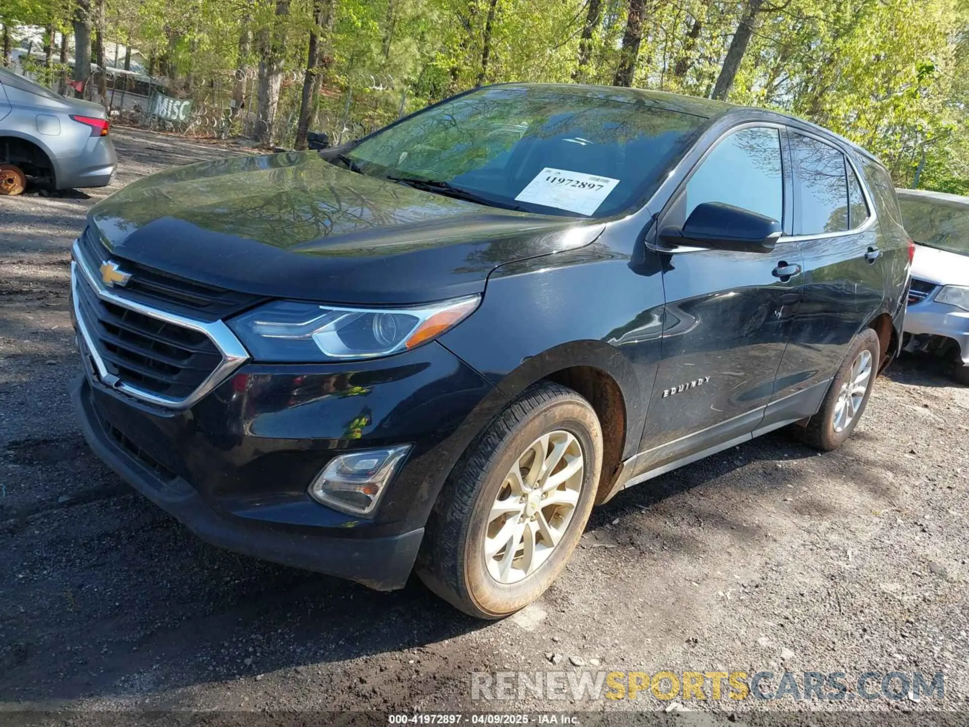 2 Photograph of a damaged car 2GNAXUEV2K6189571 CHEVROLET EQUINOX 2019