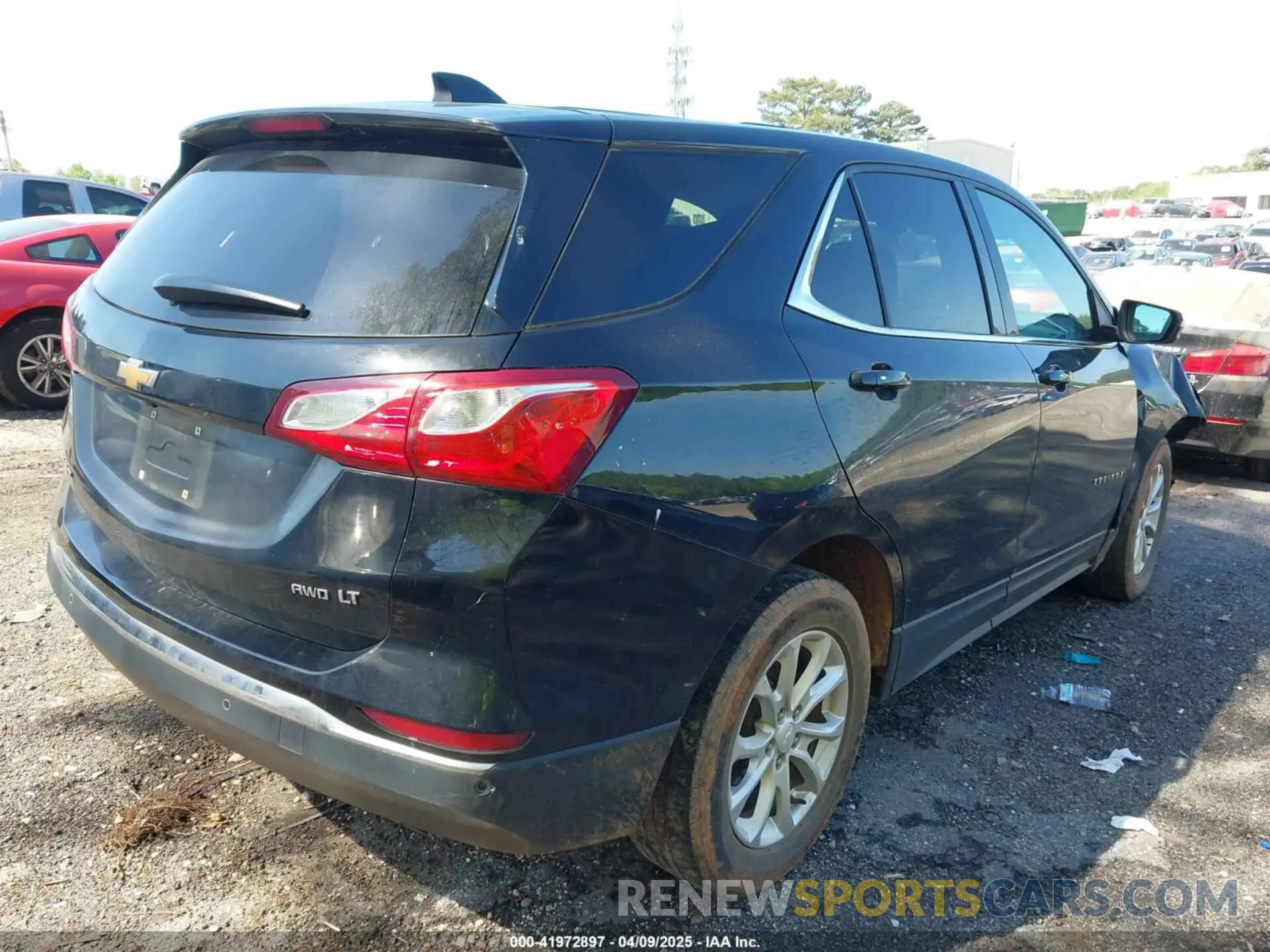 4 Photograph of a damaged car 2GNAXUEV2K6189571 CHEVROLET EQUINOX 2019