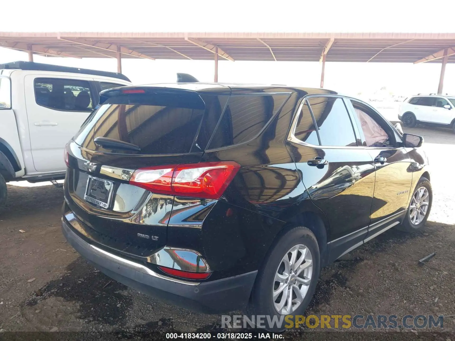 4 Photograph of a damaged car 2GNAXUEV2K6197850 CHEVROLET EQUINOX 2019
