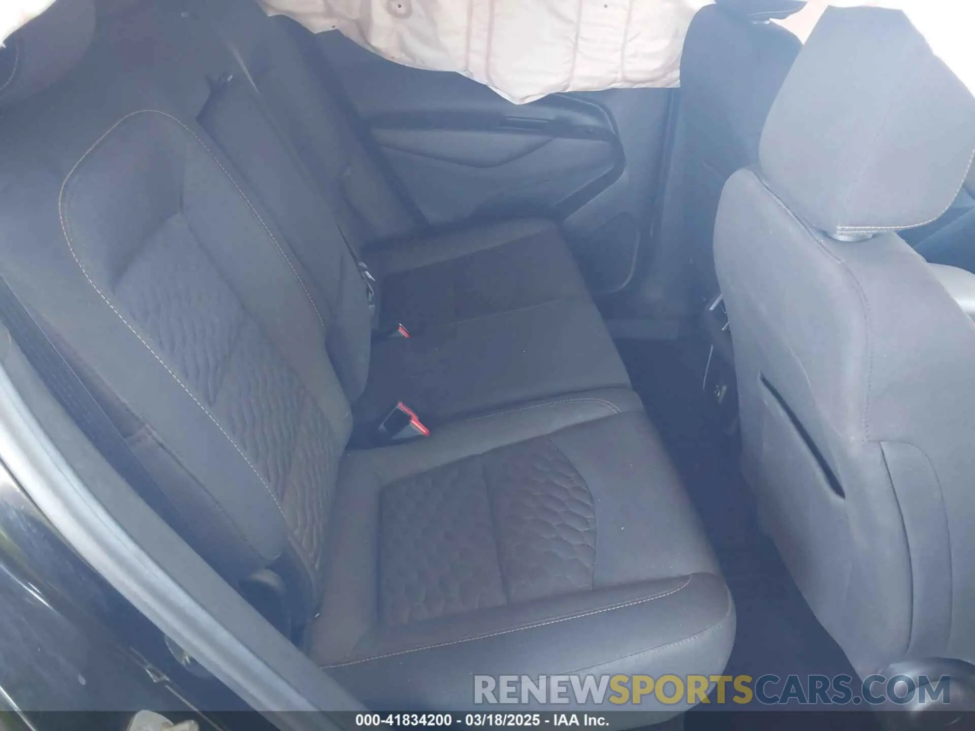 8 Photograph of a damaged car 2GNAXUEV2K6197850 CHEVROLET EQUINOX 2019