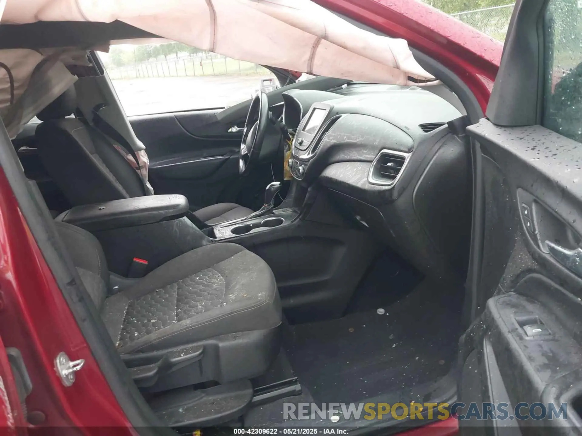 5 Photograph of a damaged car 2GNAXUEV2K6223153 CHEVROLET EQUINOX 2019