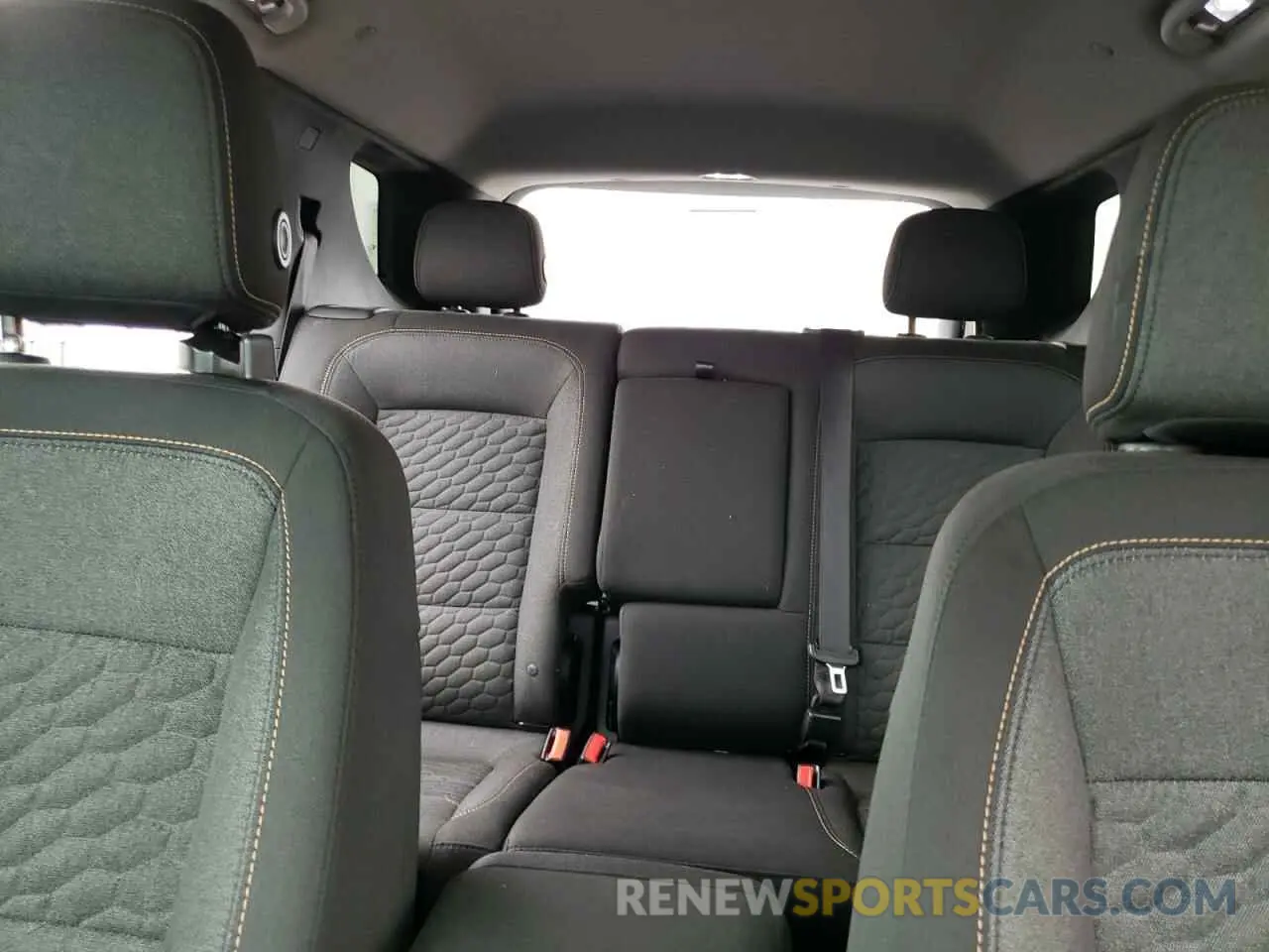 10 Photograph of a damaged car 2GNAXUEV2K6227025 CHEVROLET EQUINOX 2019