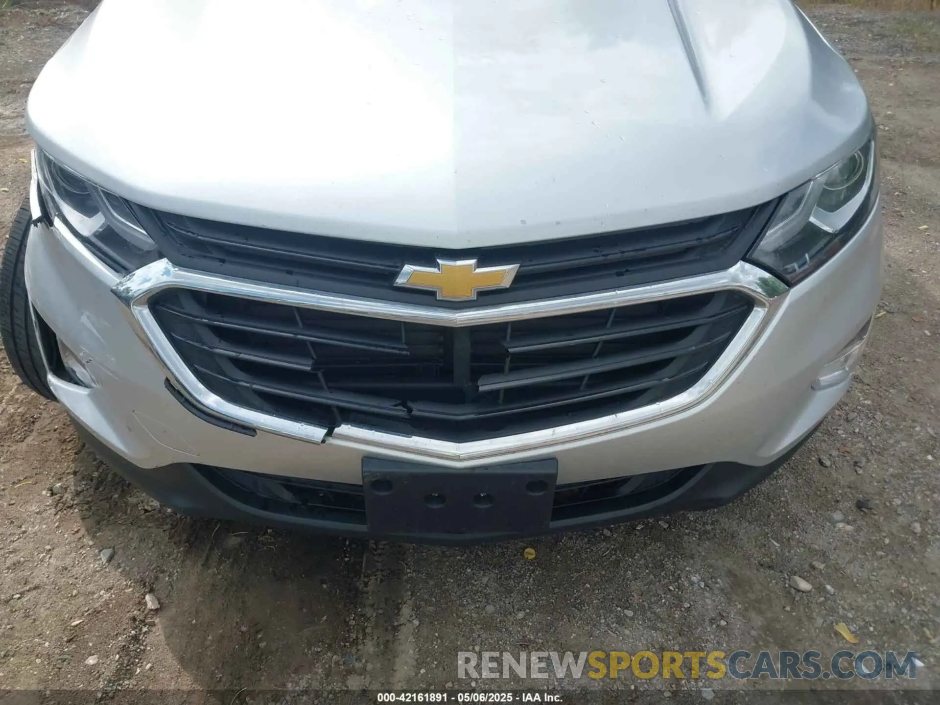17 Photograph of a damaged car 2GNAXUEV2K6235836 CHEVROLET EQUINOX 2019
