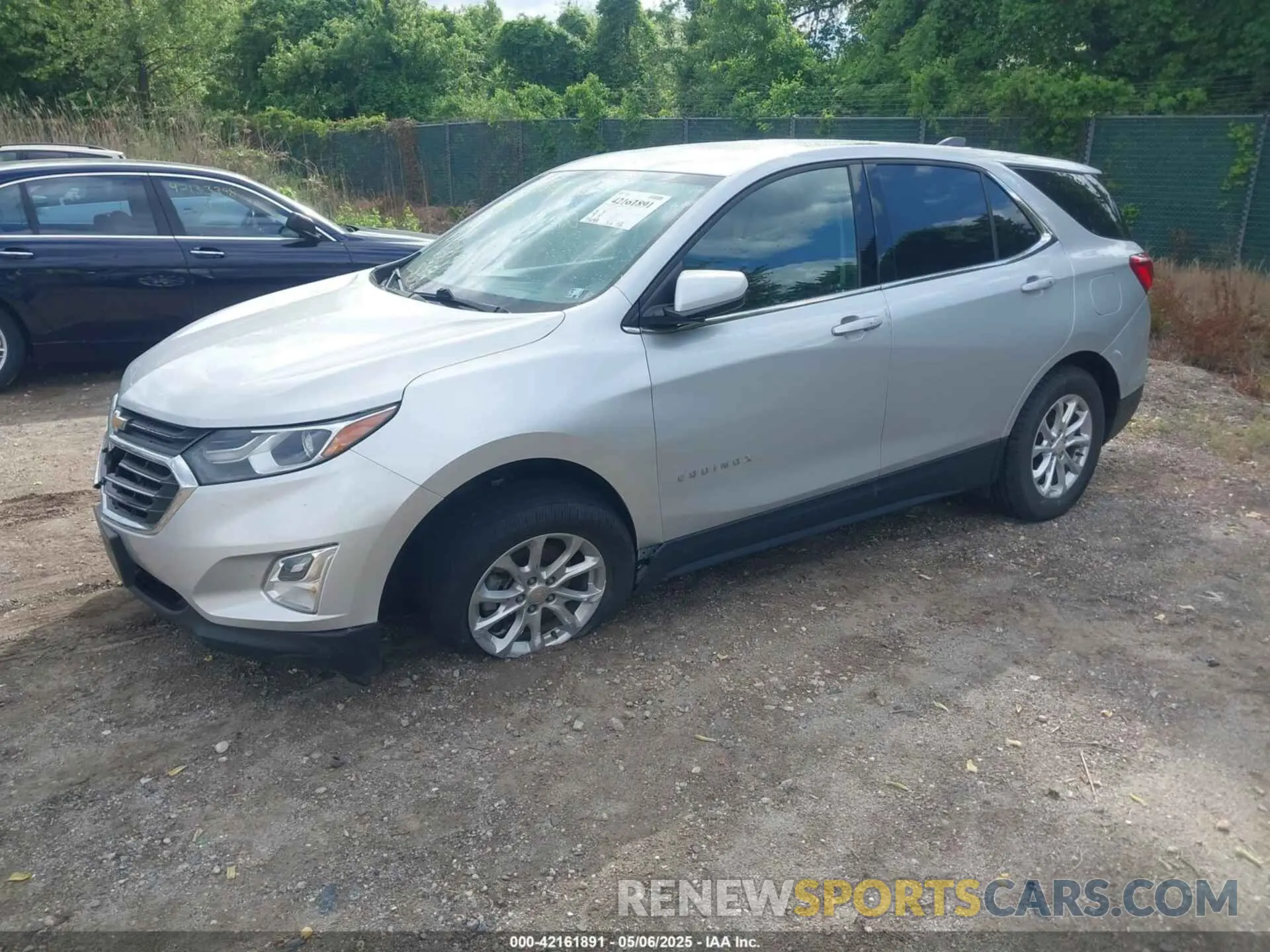 2 Photograph of a damaged car 2GNAXUEV2K6235836 CHEVROLET EQUINOX 2019