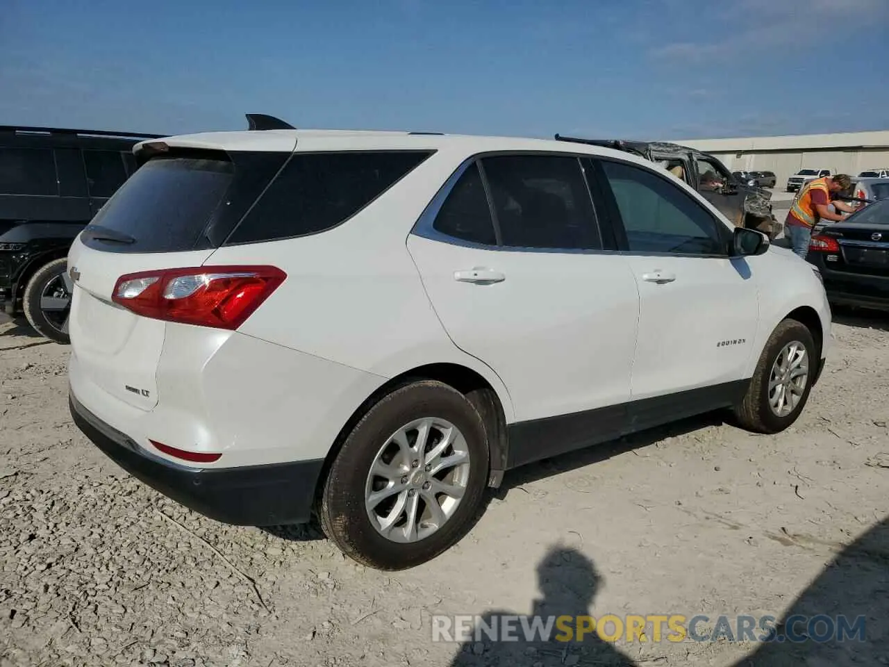 3 Photograph of a damaged car 2GNAXUEV2K6263894 CHEVROLET EQUINOX 2019