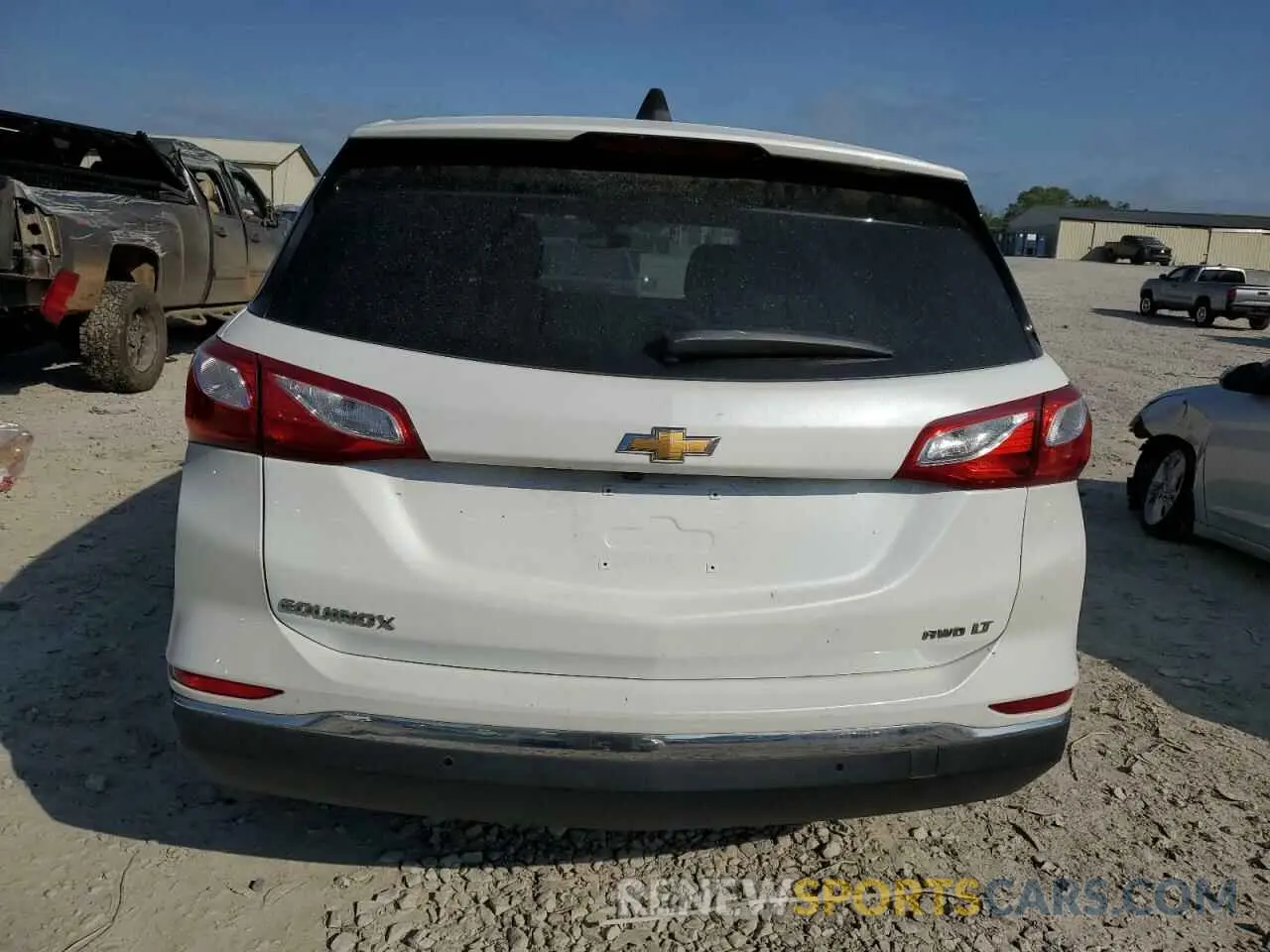 6 Photograph of a damaged car 2GNAXUEV2K6263894 CHEVROLET EQUINOX 2019